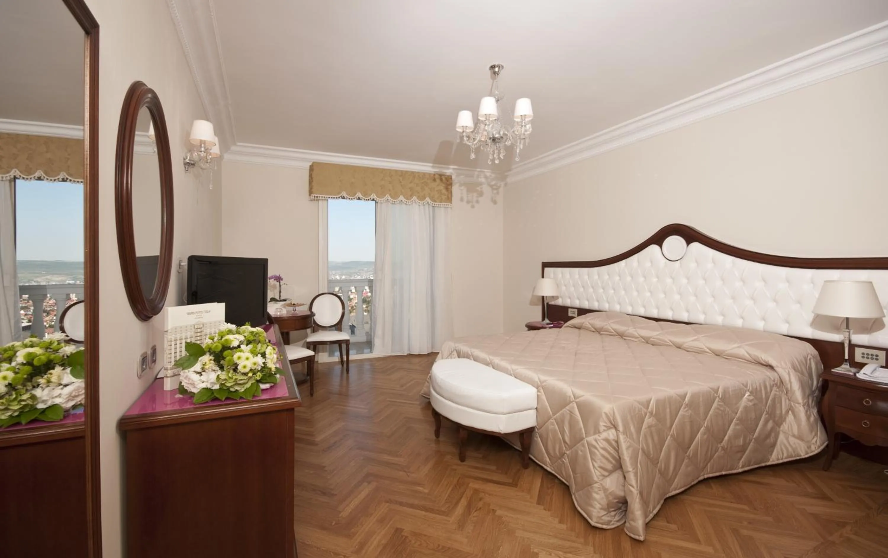 Bedroom, Bed in Grand Hotel Italia