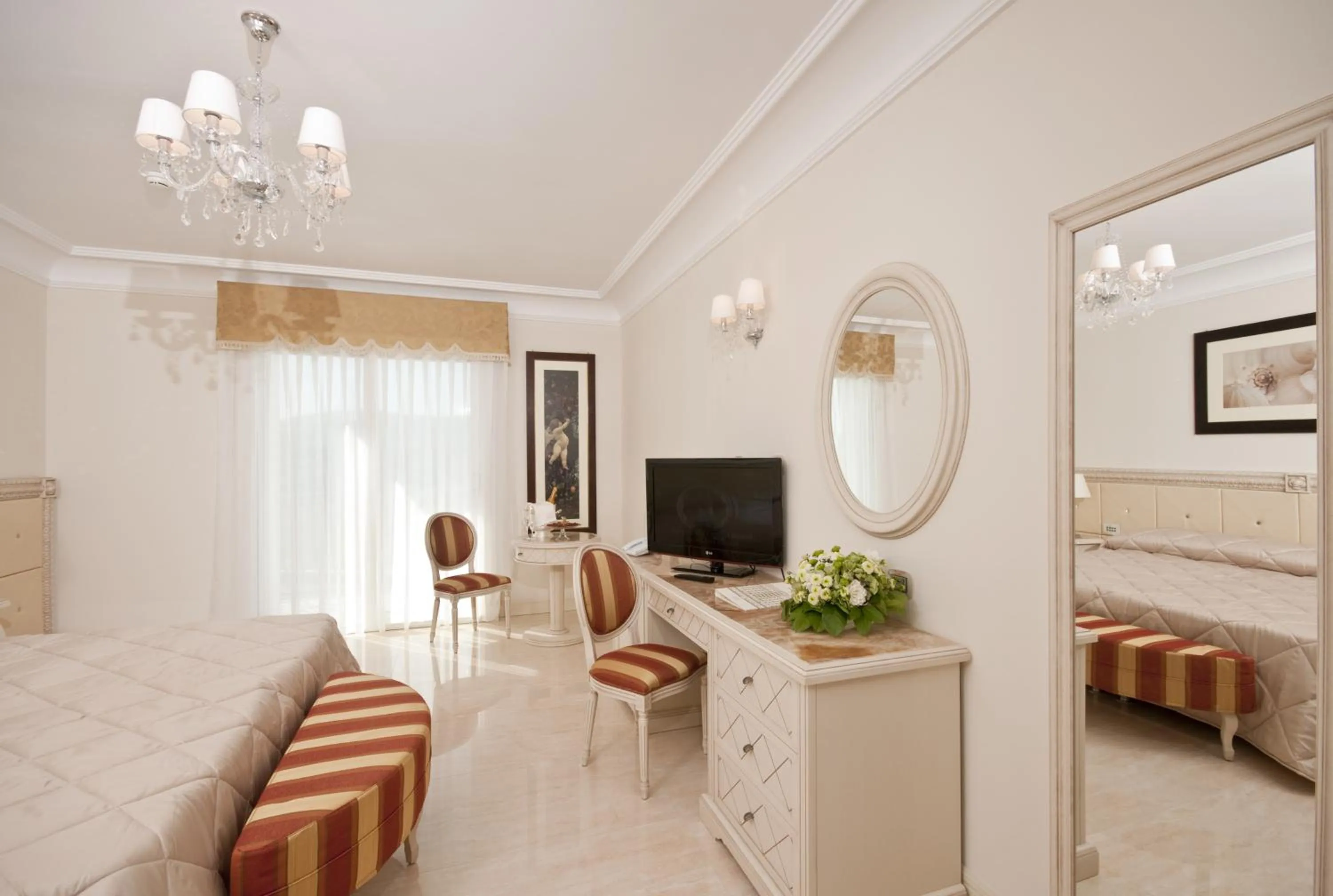 Bedroom, Bed in Grand Hotel Italia