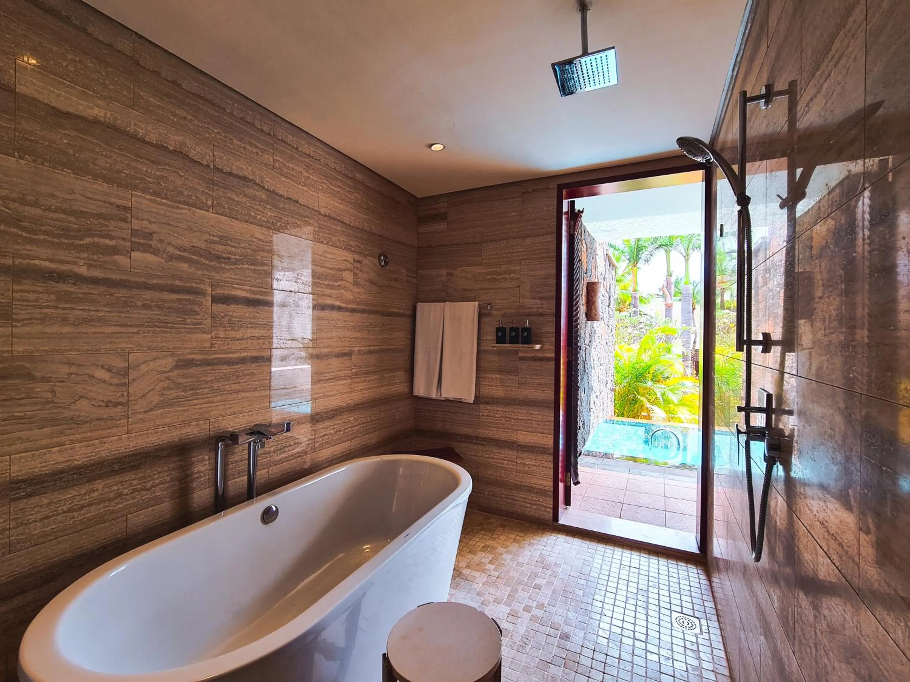 Bathroom in Le Jadis Beach Resort & Wellness - Managed by Banyan Tree Hotels & Resorts