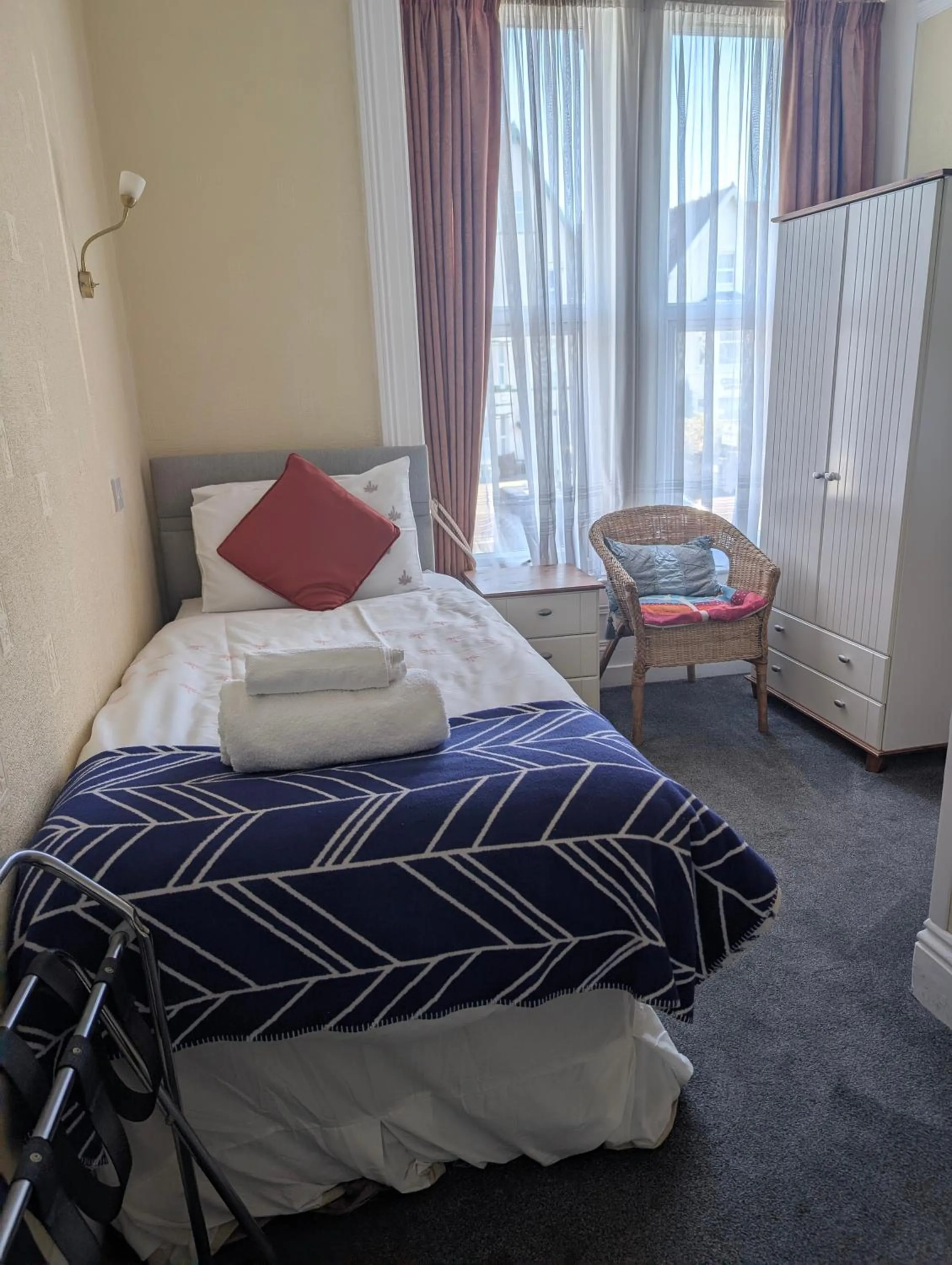 Small Single Room - single occupancy in Del Mar