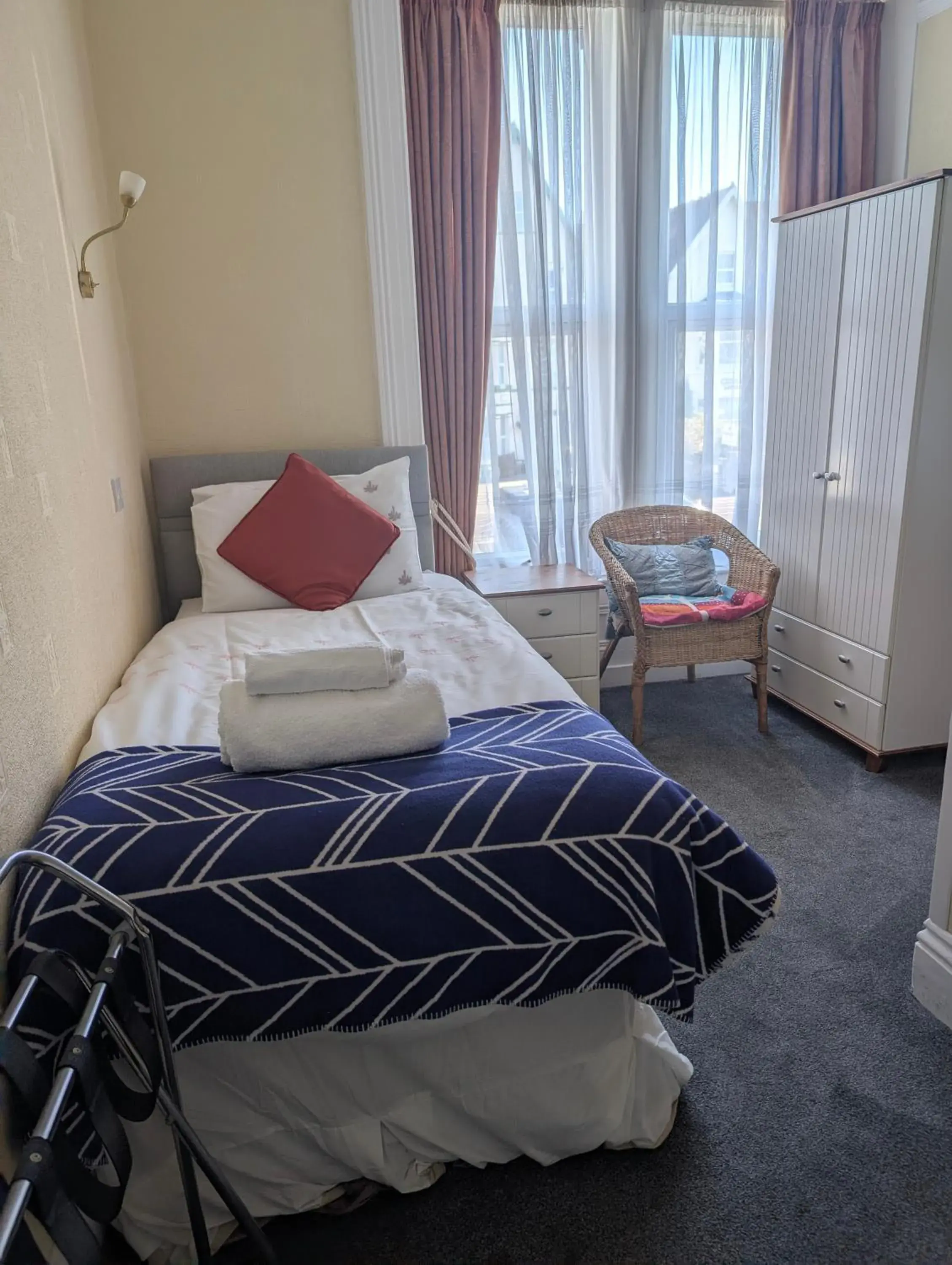 Small Single Room - single occupancy in Del Mar Small Single Room - single occupancy in Del Mar