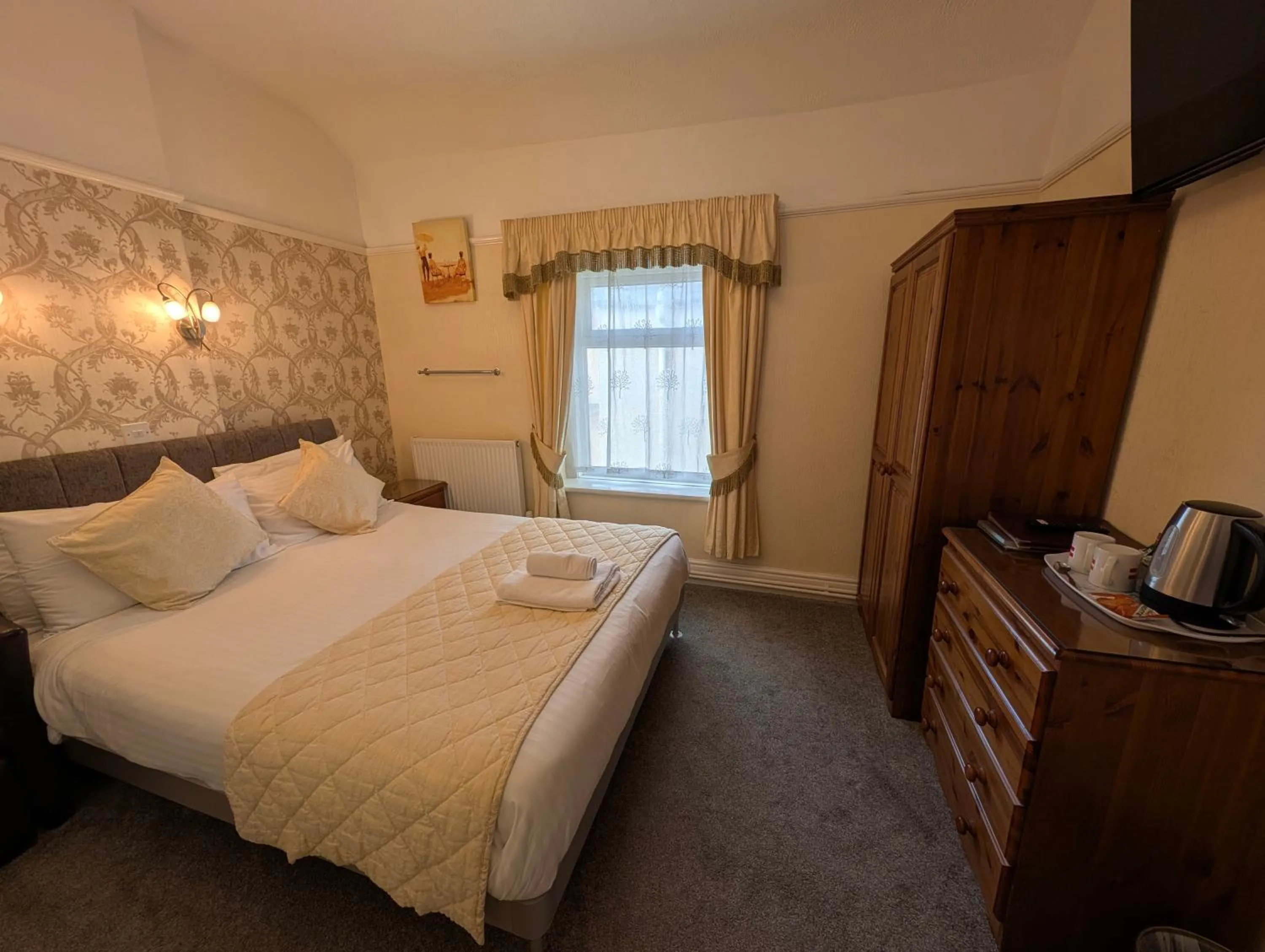 Deluxe King Room in Del Mar