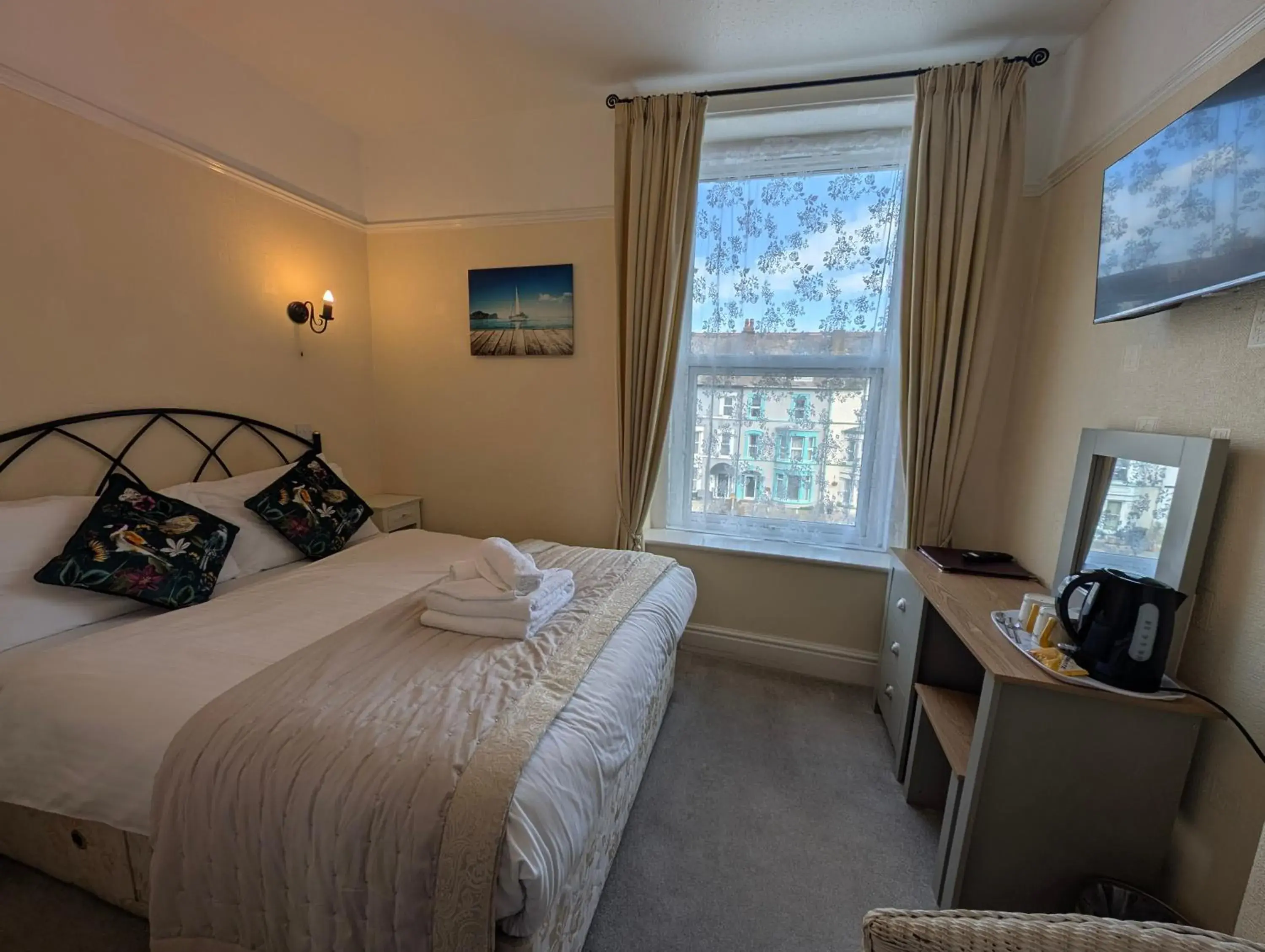Double Room with Private Bathroom in Del Mar Double Room with Private Bathroom in Del Mar