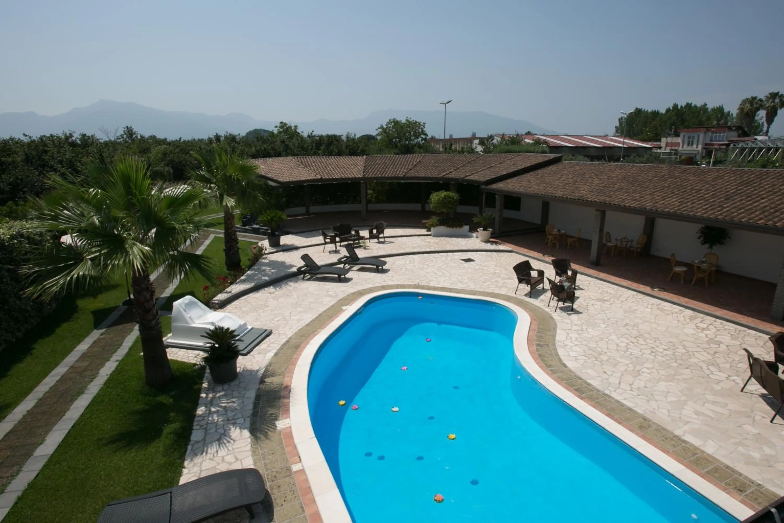 Pool view in Hotel la Fenice