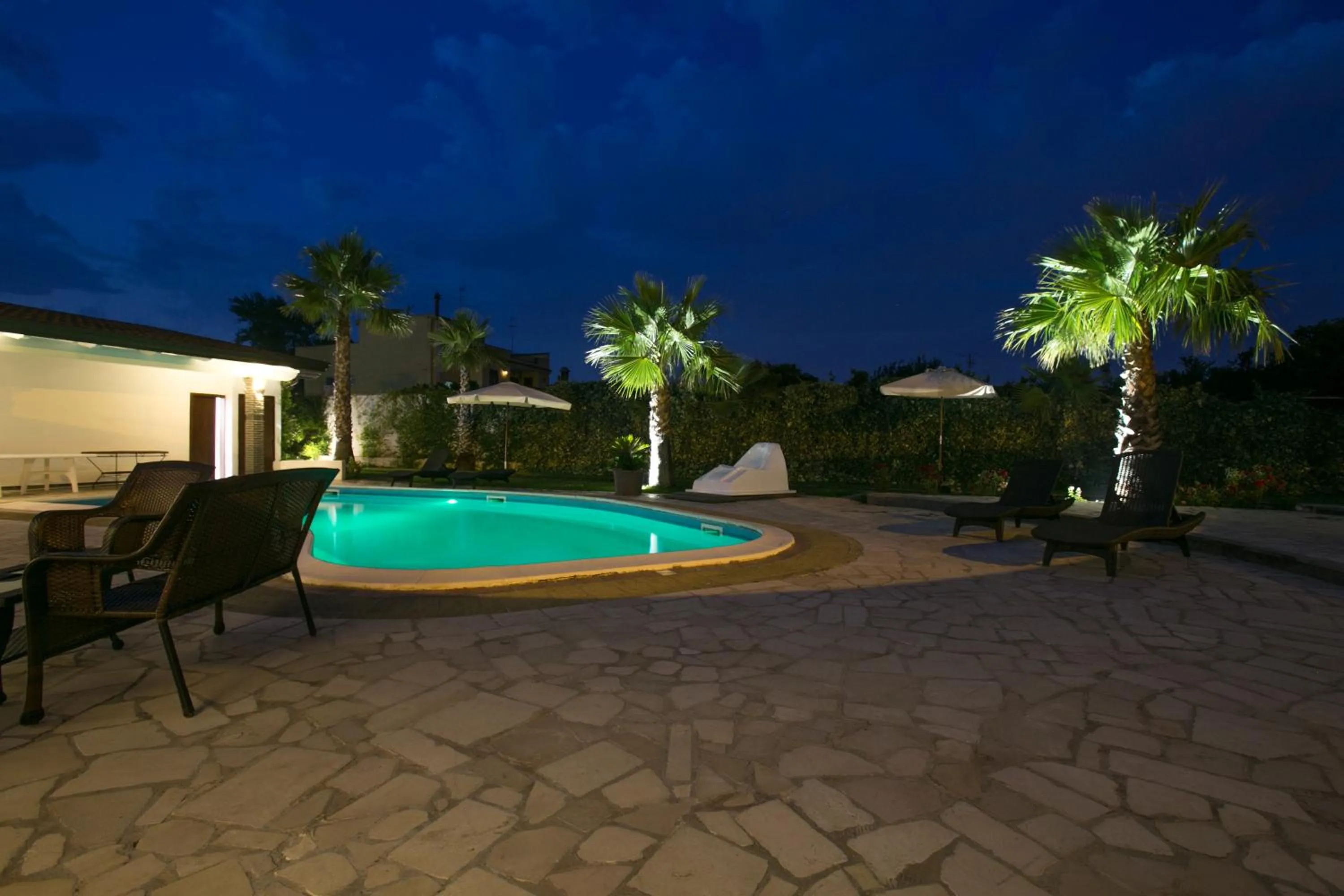 Pool view in Hotel la Fenice