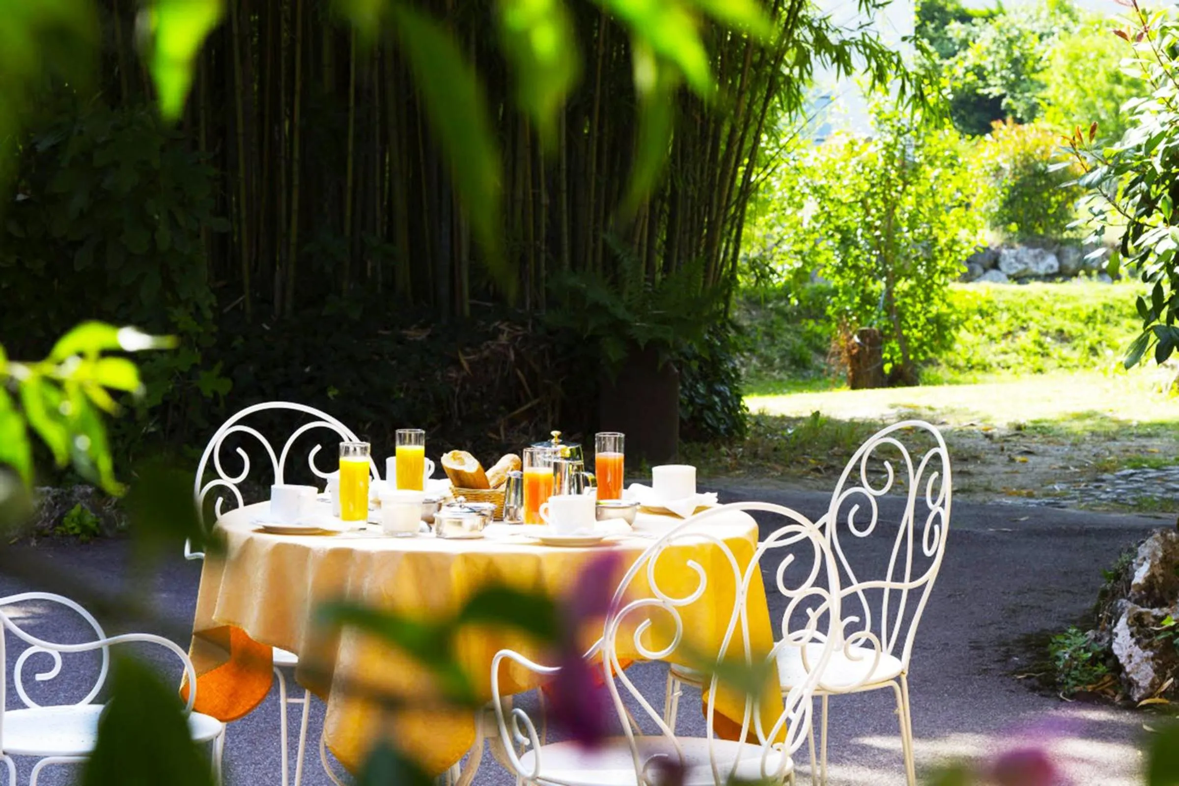 Restaurant/places to eat in Hotel du Bosquet