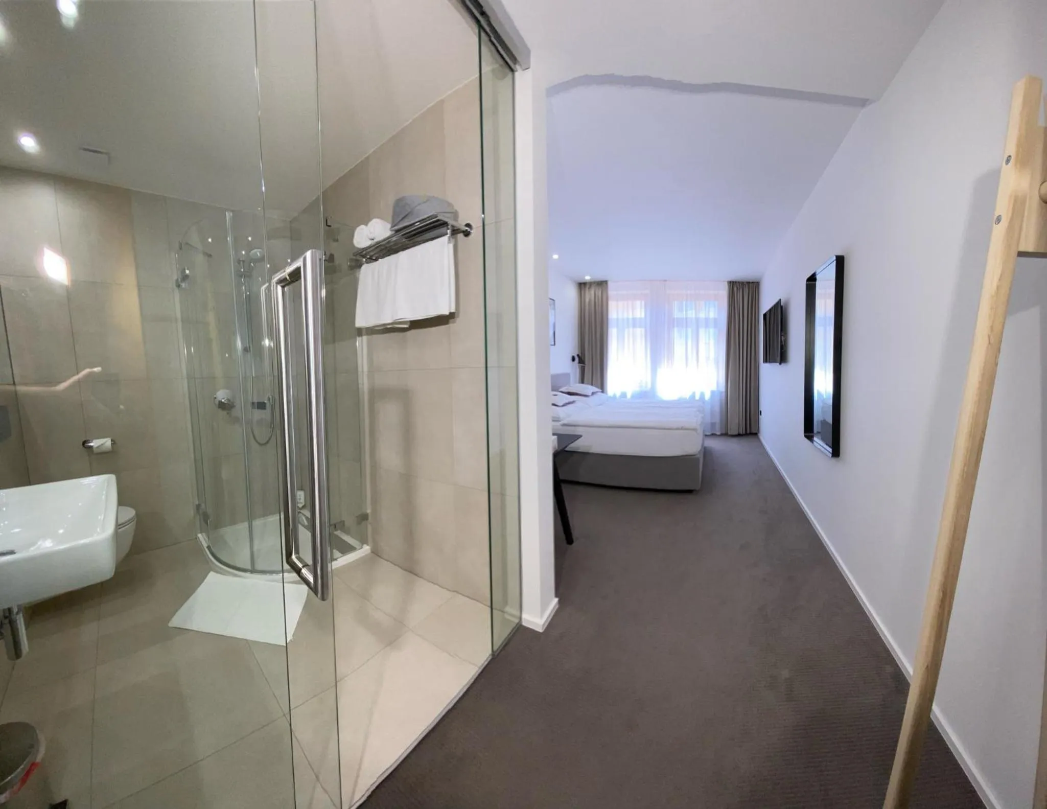 Shower, Bed in Rozmaryn Hotel B&B