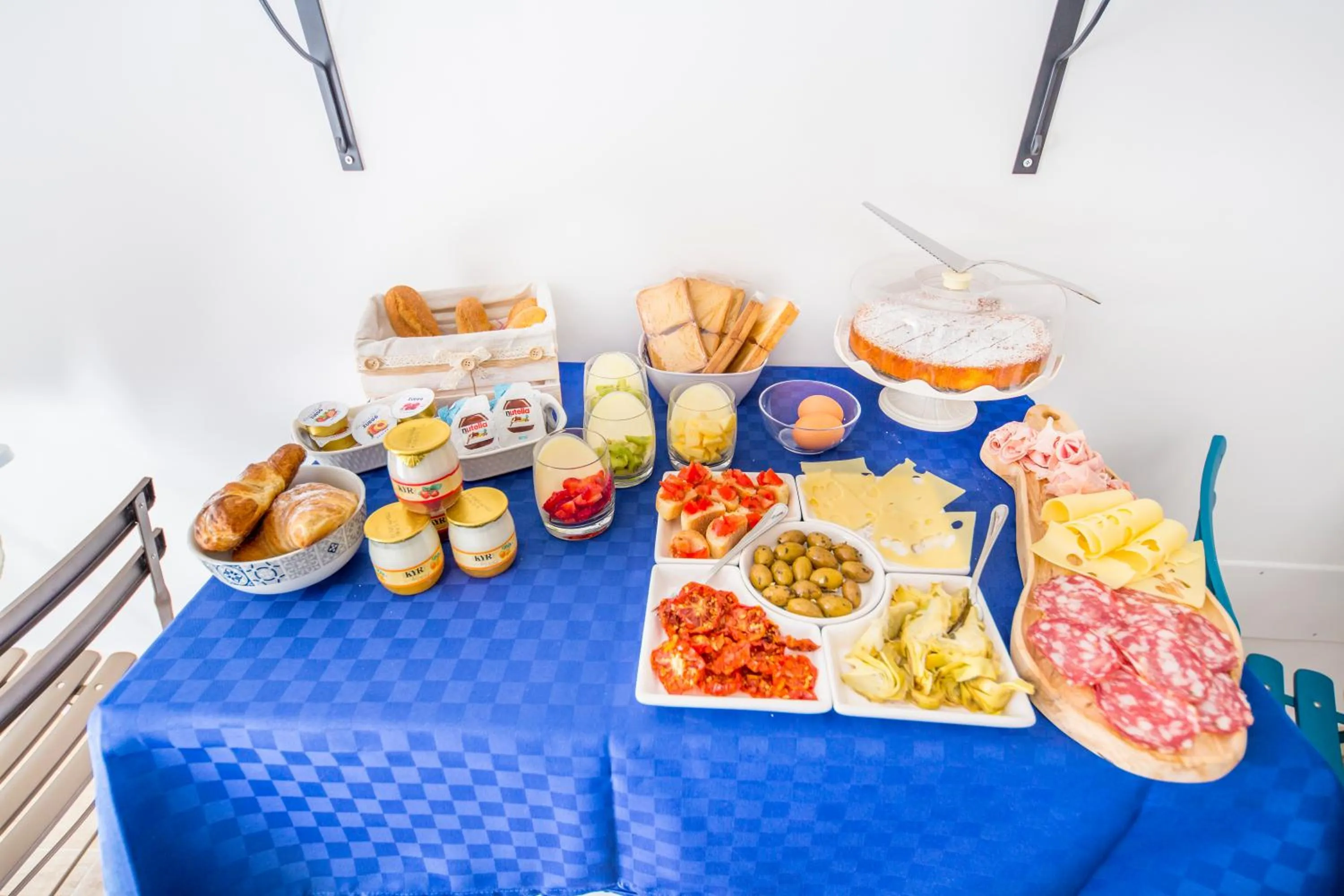 Breakfast in Dafni e Naide