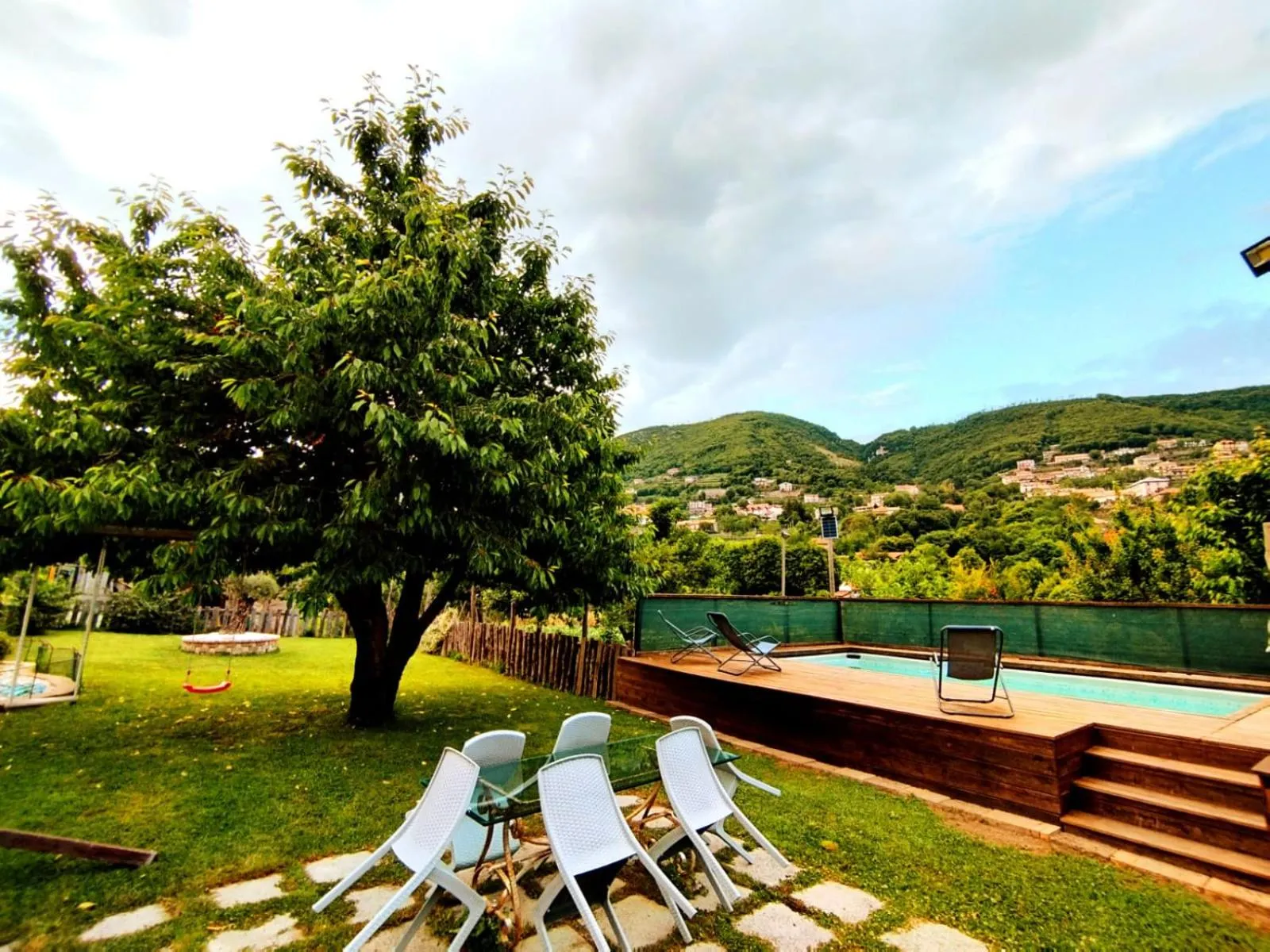Swimming pool in B&B Il Girasole
