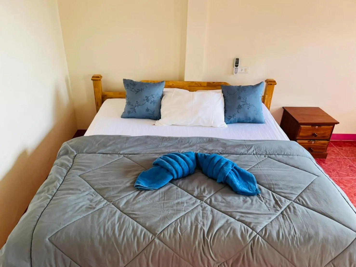 Bed in Dragon Hut Resort