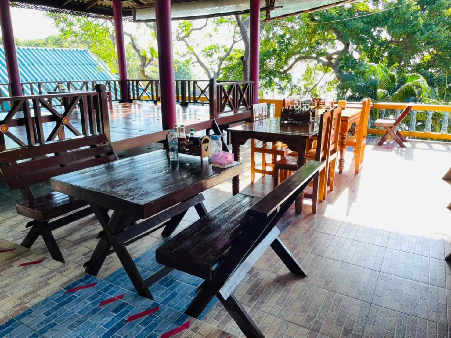 Restaurant/places to eat in Dragon Hut Resort