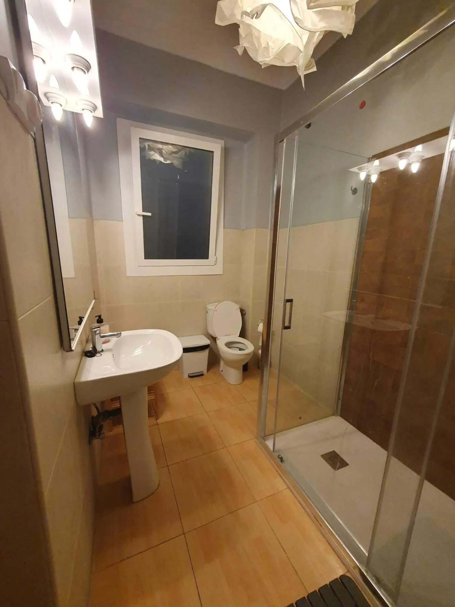 Bathroom in Russafa Youth Hostel