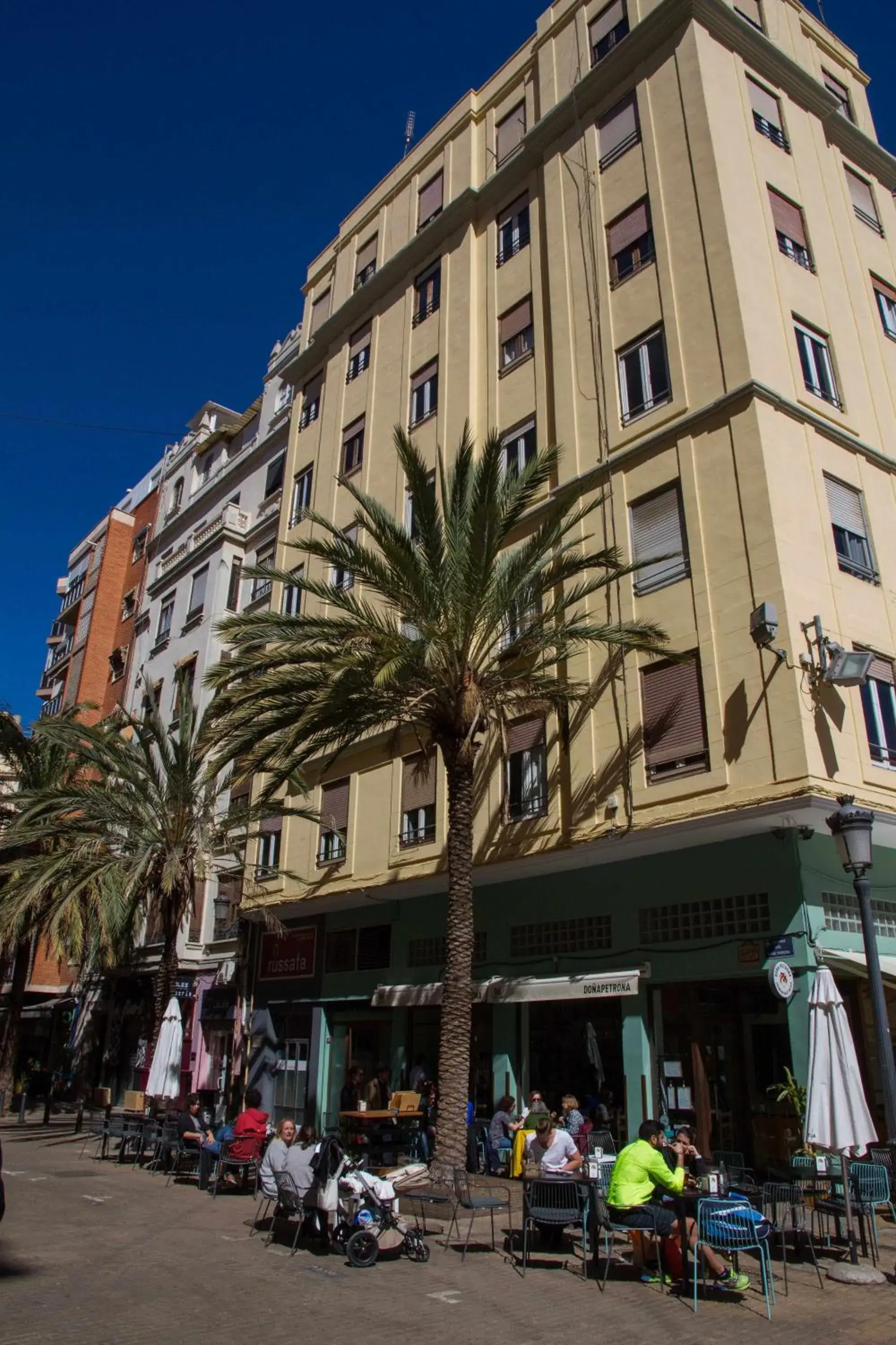 Property building in Russafa Youth Hostel Property building in Russafa Youth Hostel