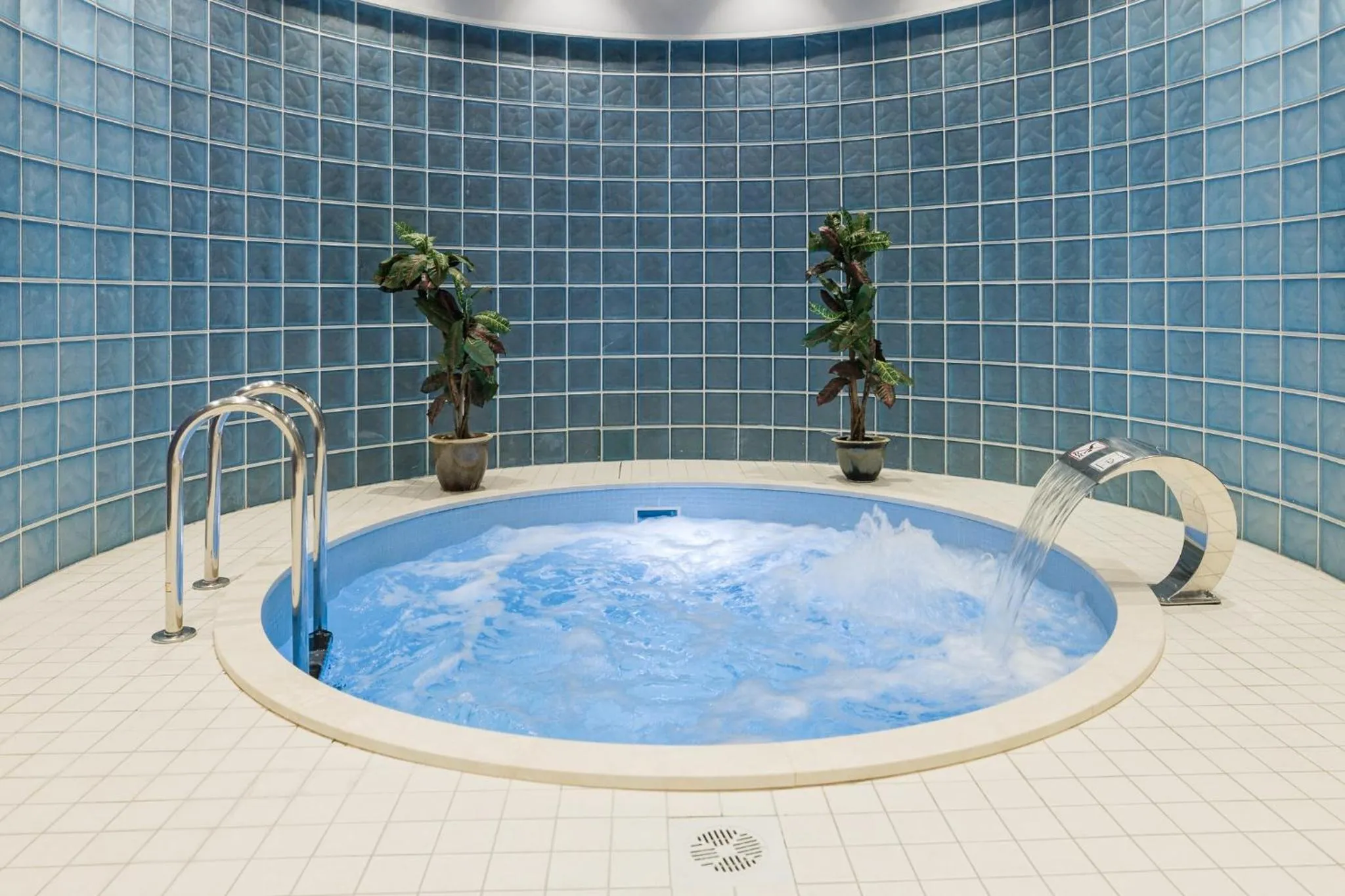 Swimming pool in Grand Hotel Viljandi