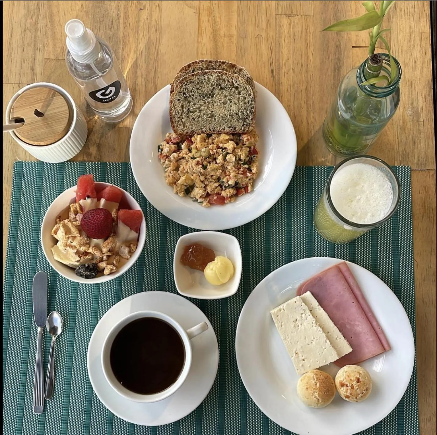 Breakfast in Hotel G