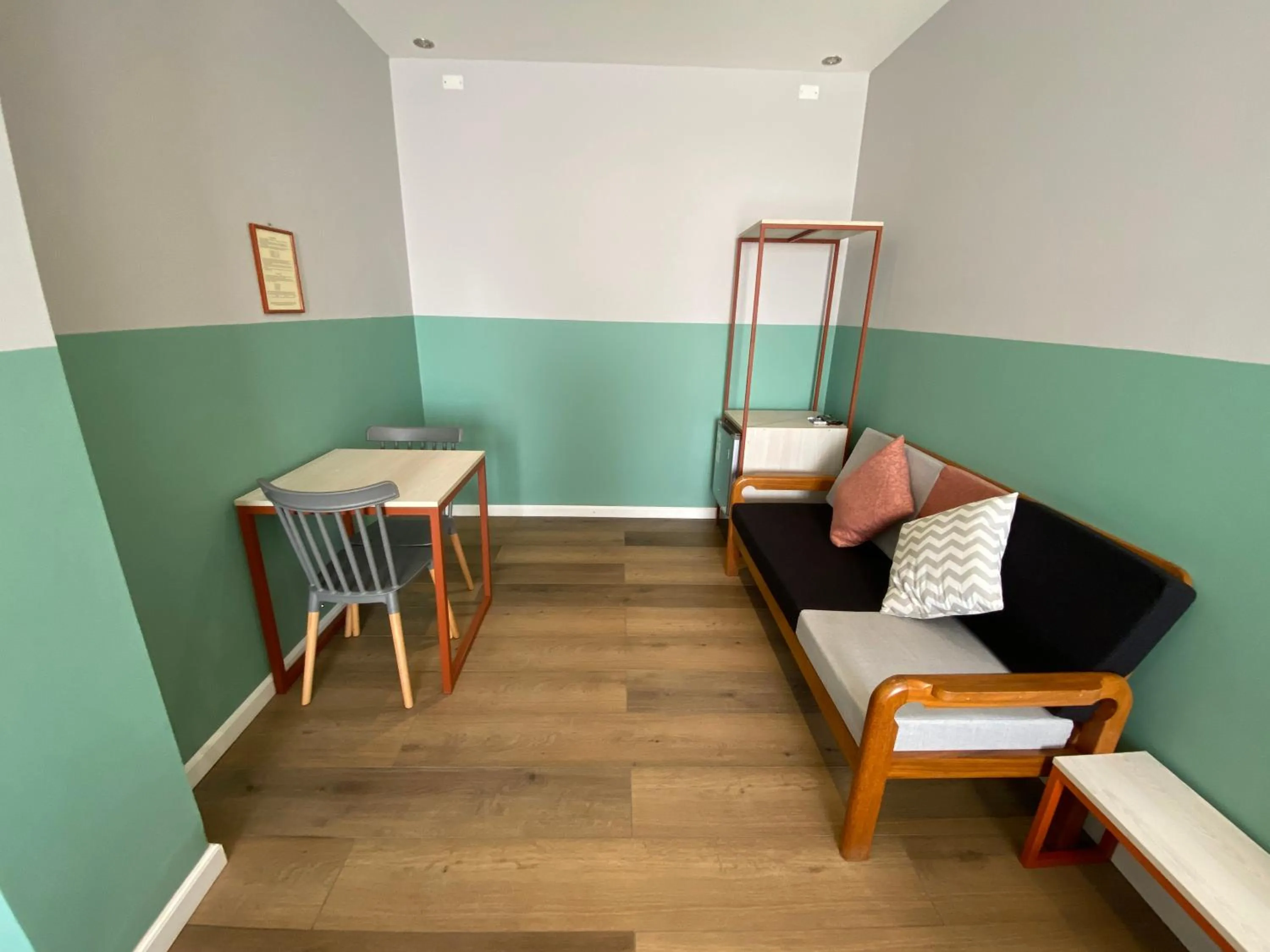 Seating area in Hotel G