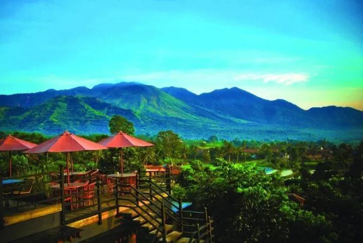 Restaurant/places to eat in Bukit Alamanda Resort