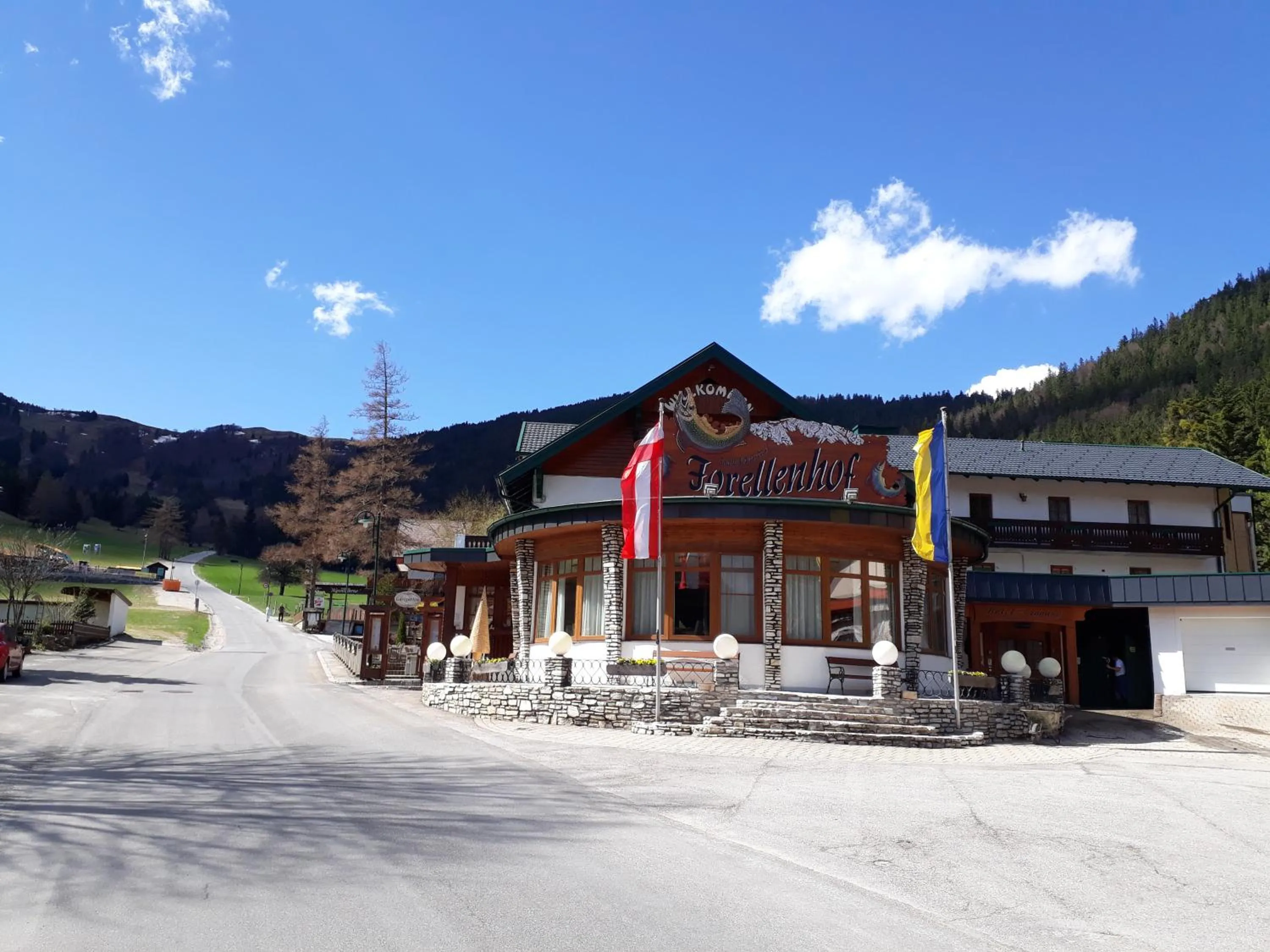 Facade/entrance in Hotel-Restaurant Forellenhof