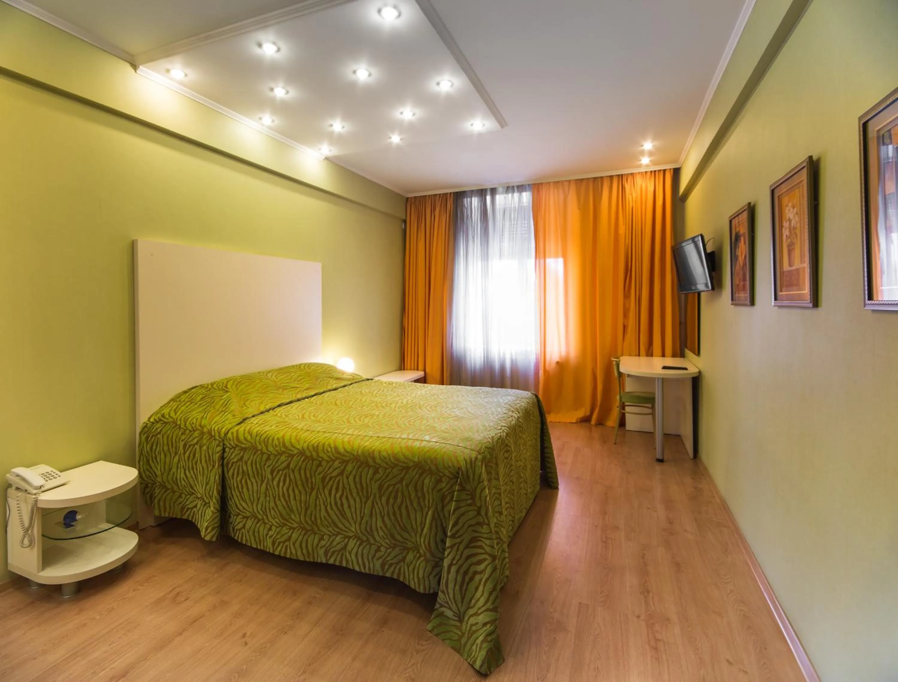 Hotel Apartments Adresa