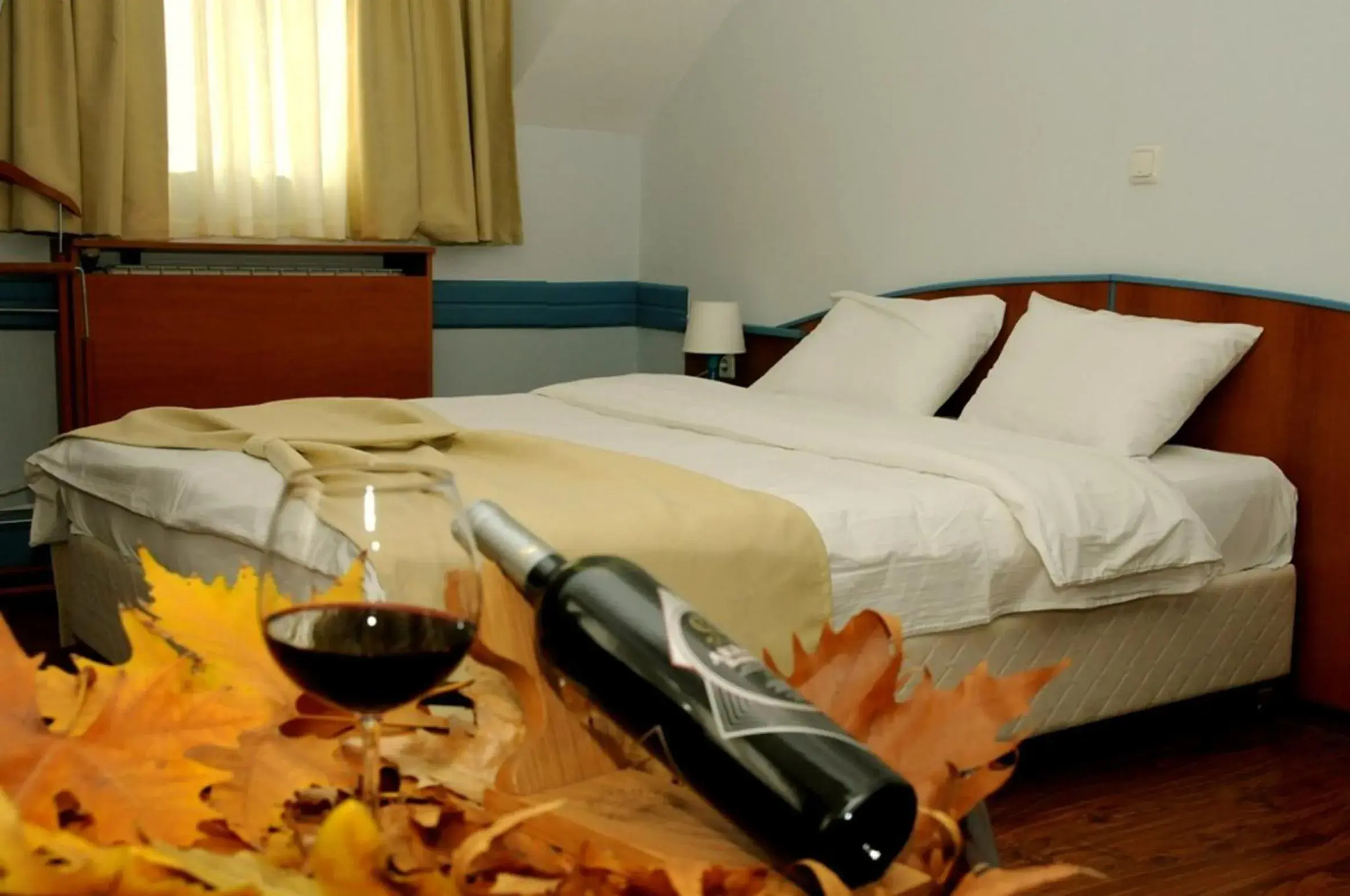 Bed in Hotel Tomce Sofka Bed in Hotel Tomce Sofka