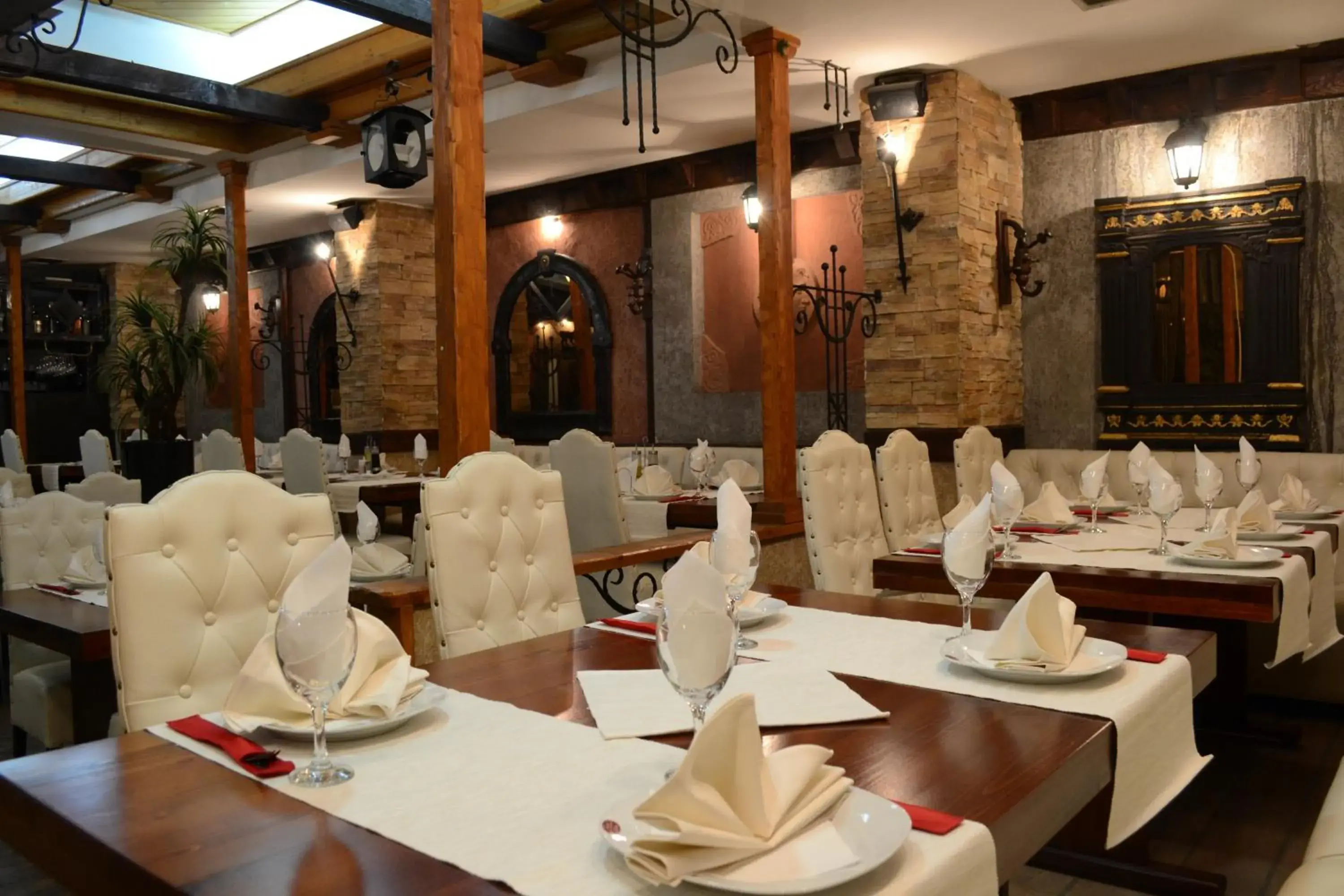Restaurant/places to eat in Hotel Tomce Sofka Restaurant/places to eat in Hotel Tomce Sofka