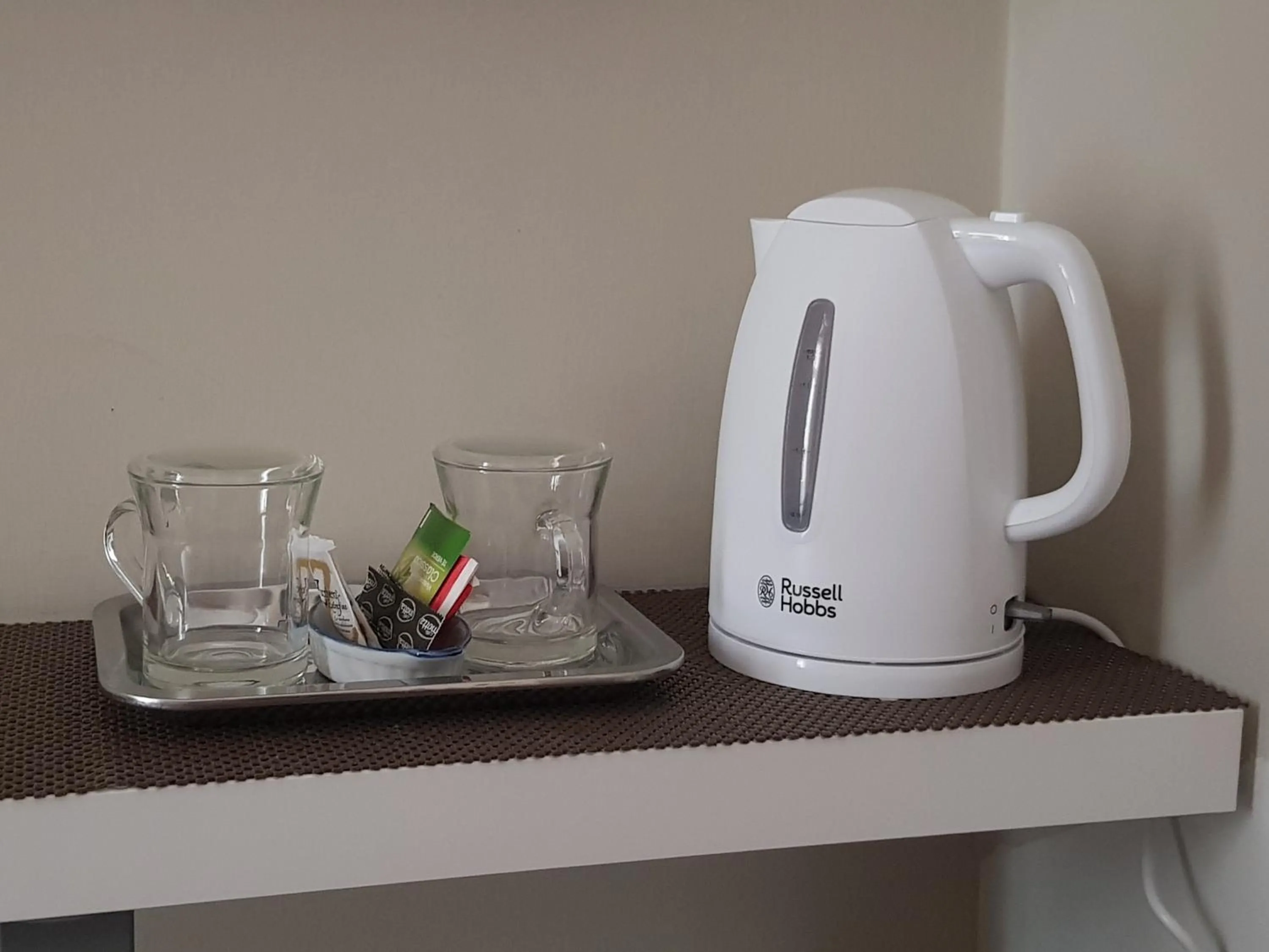 Coffee/tea facilities in Art in B&B