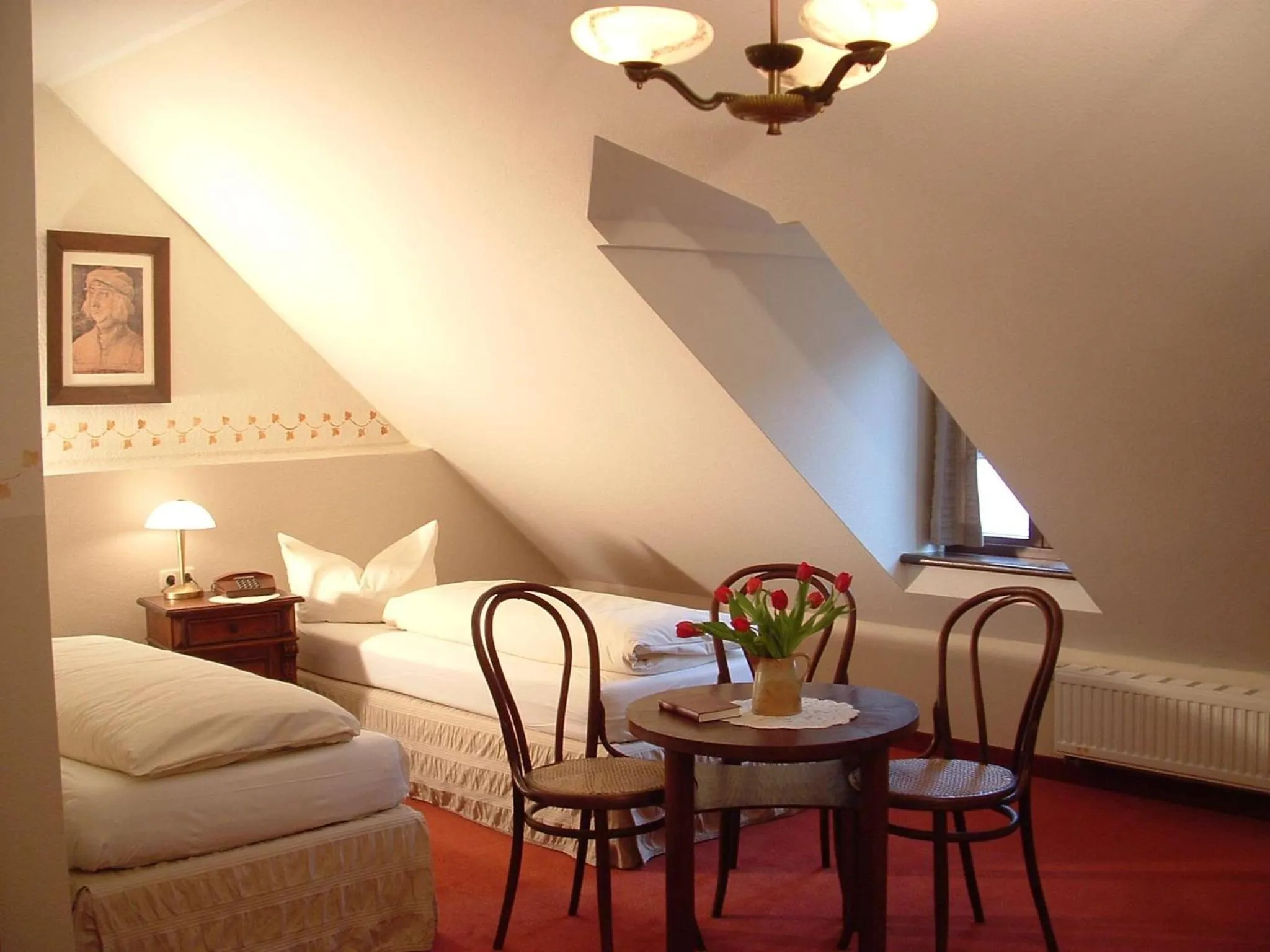 Decorative detail, Bed in Hotel und Gasthof Dreibeiniger Hund