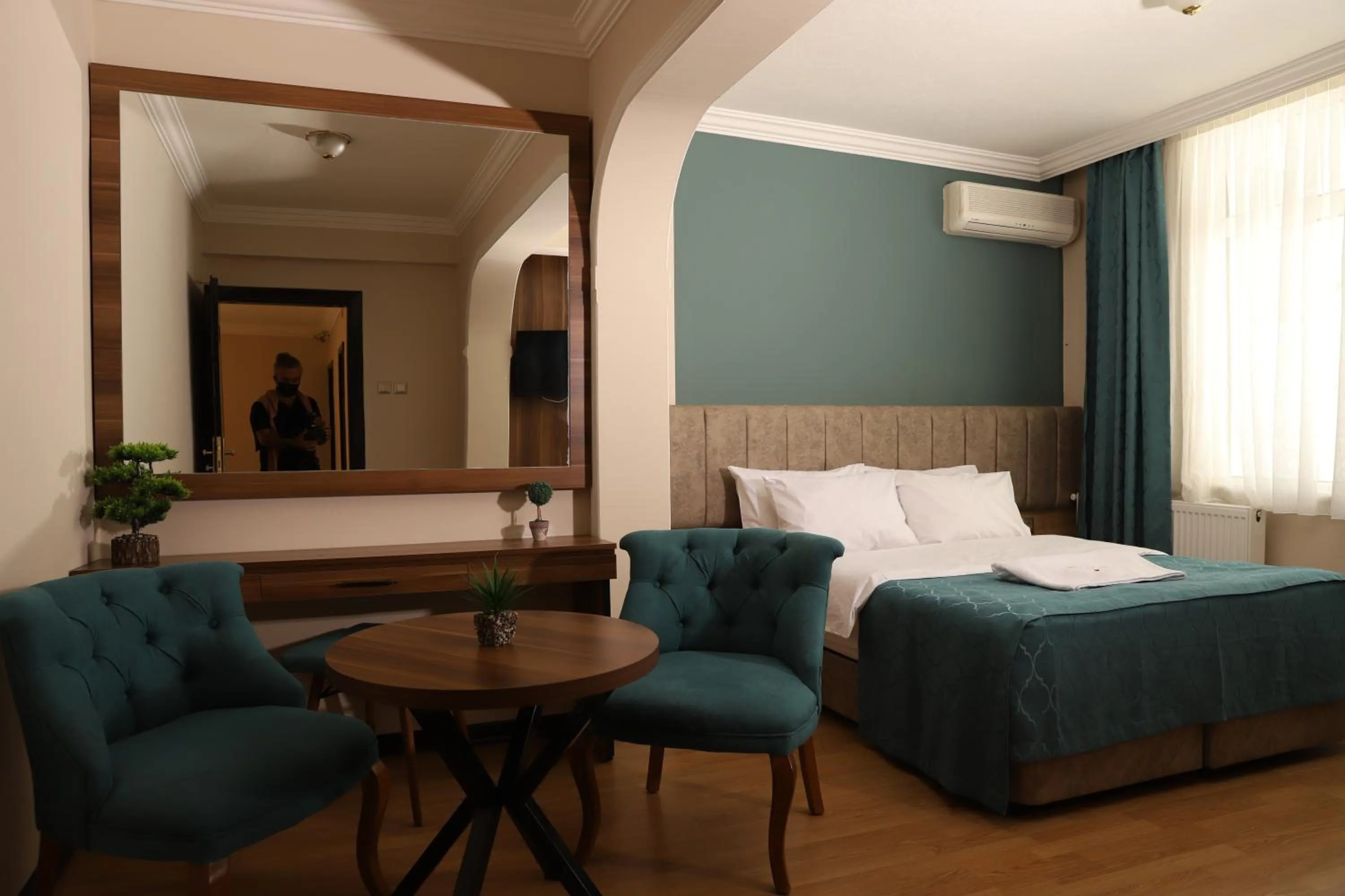 Dining area, Bed in Buldum Otel