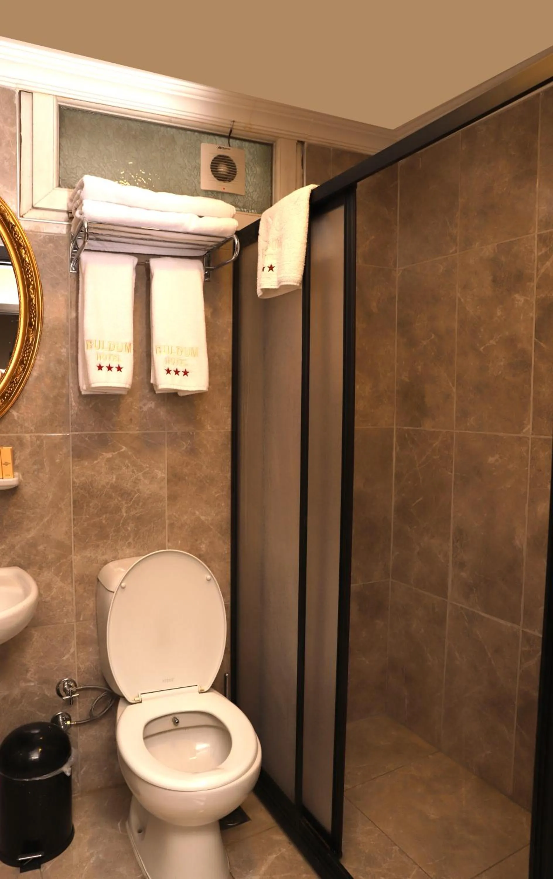 Bathroom in Buldum Otel