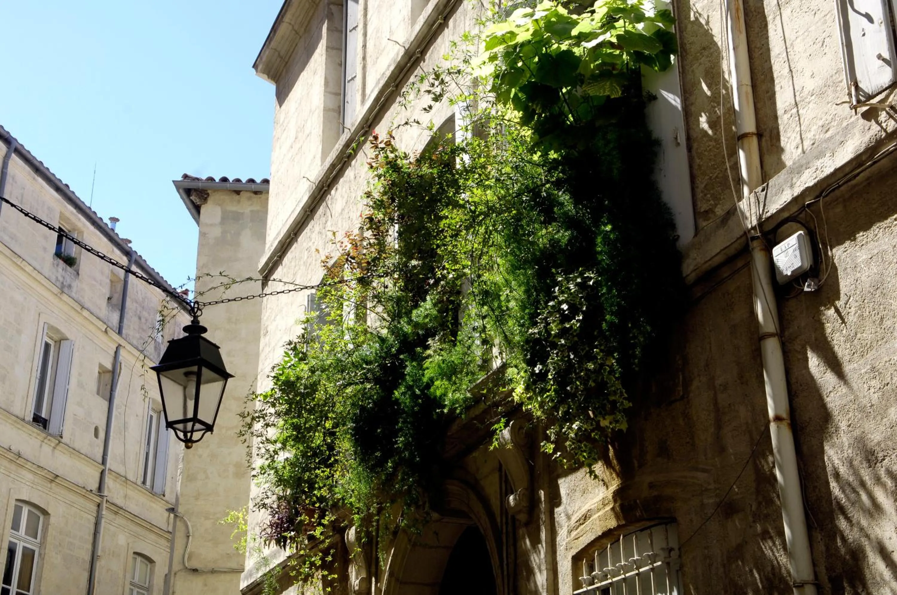 "Chambre d'Autres", massages