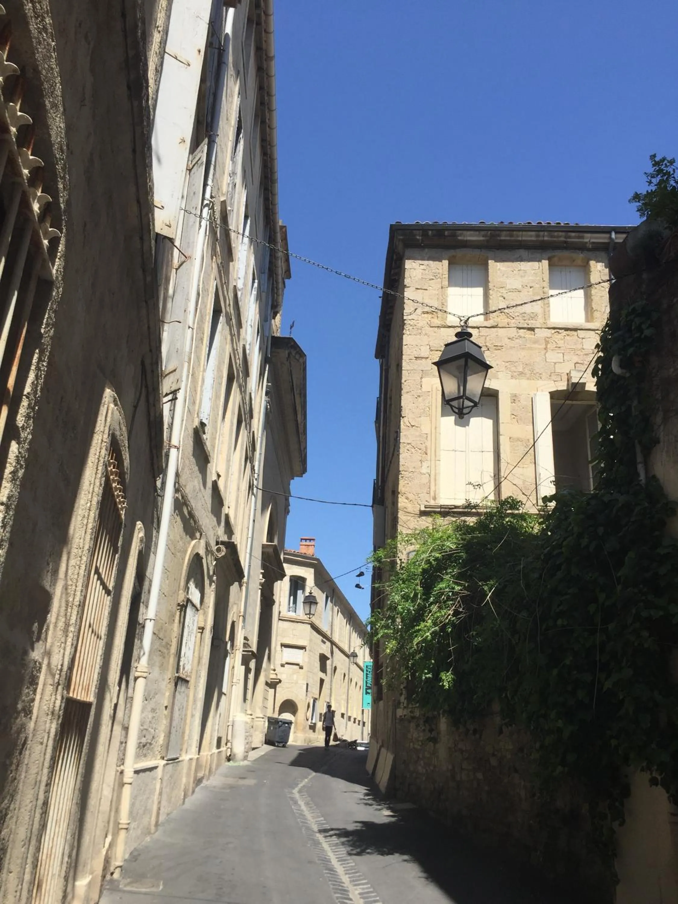 "Chambre d'Autres", massages