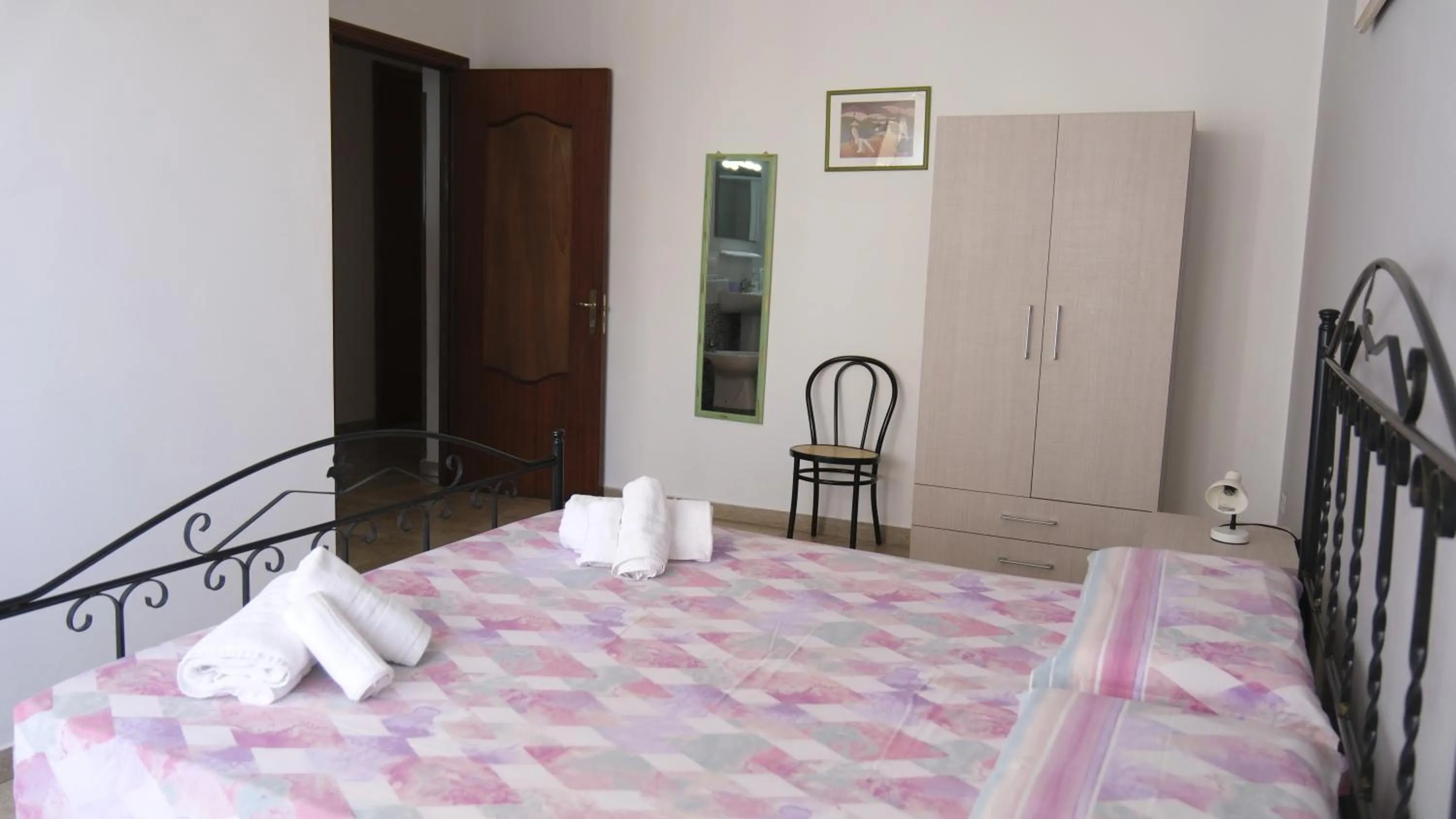 Bed in BB Gallipolis Terra