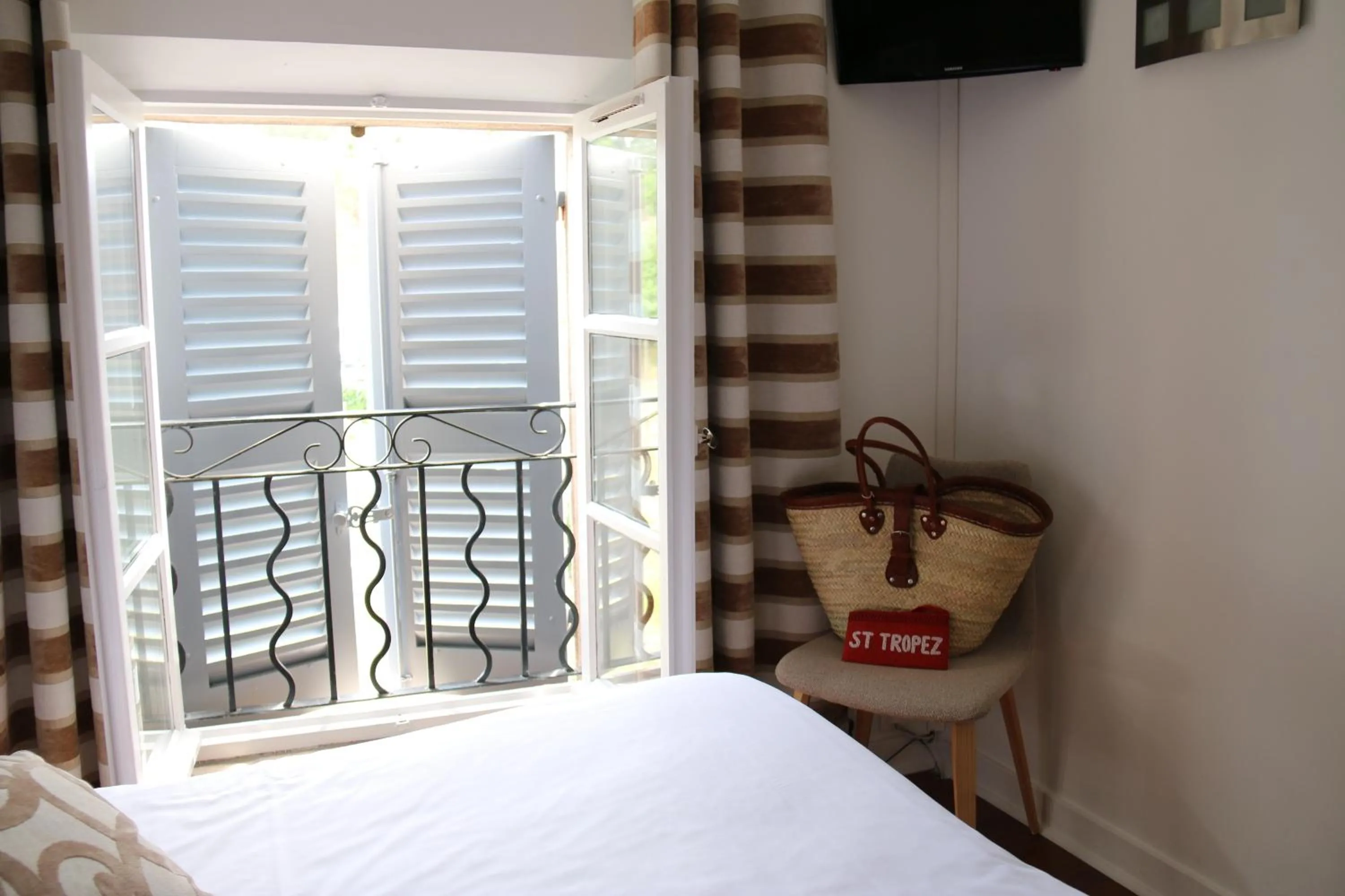 Decorative detail, Bed in Hotel B Lodge