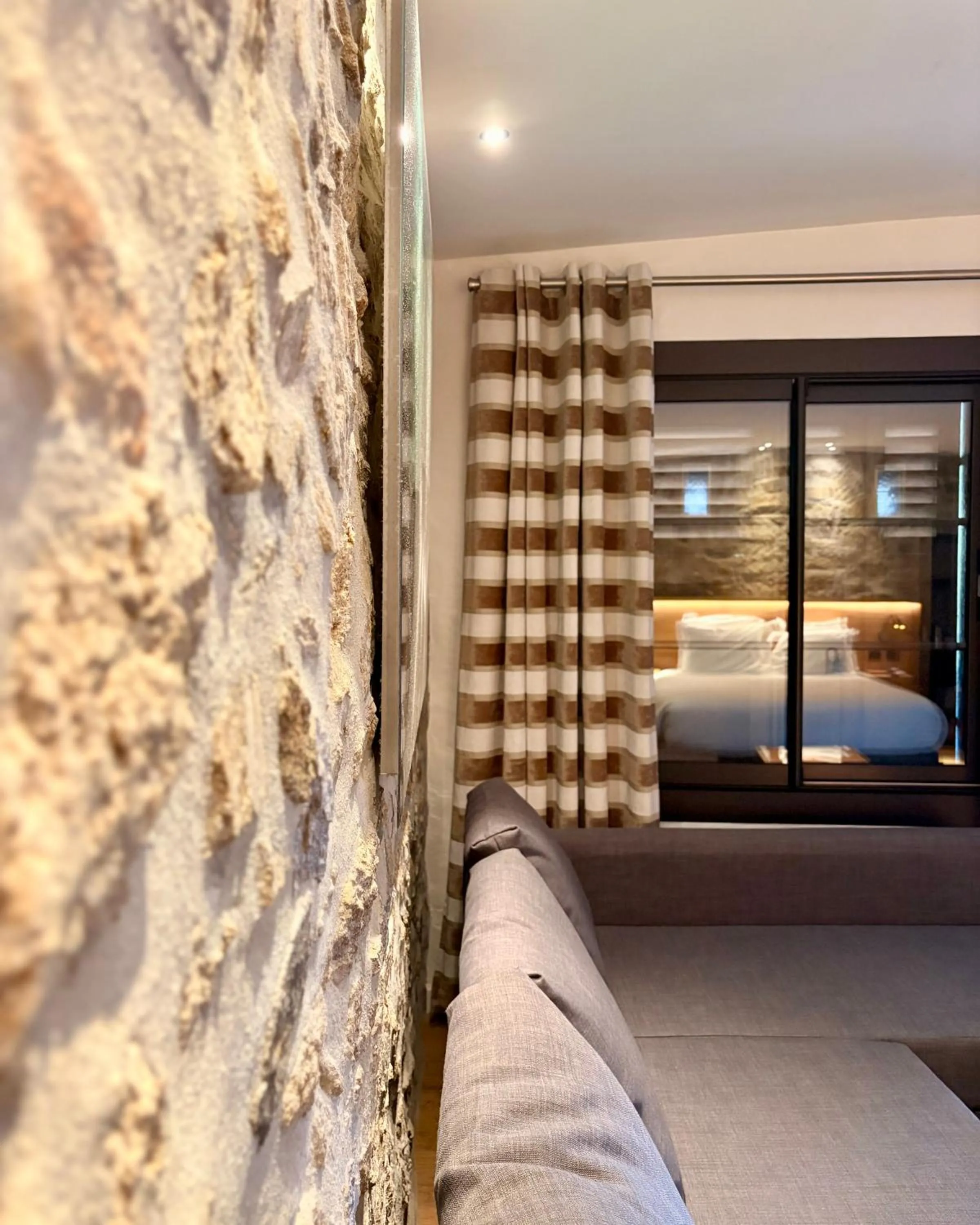 Photo of the whole room, Bed in Hotel B Lodge