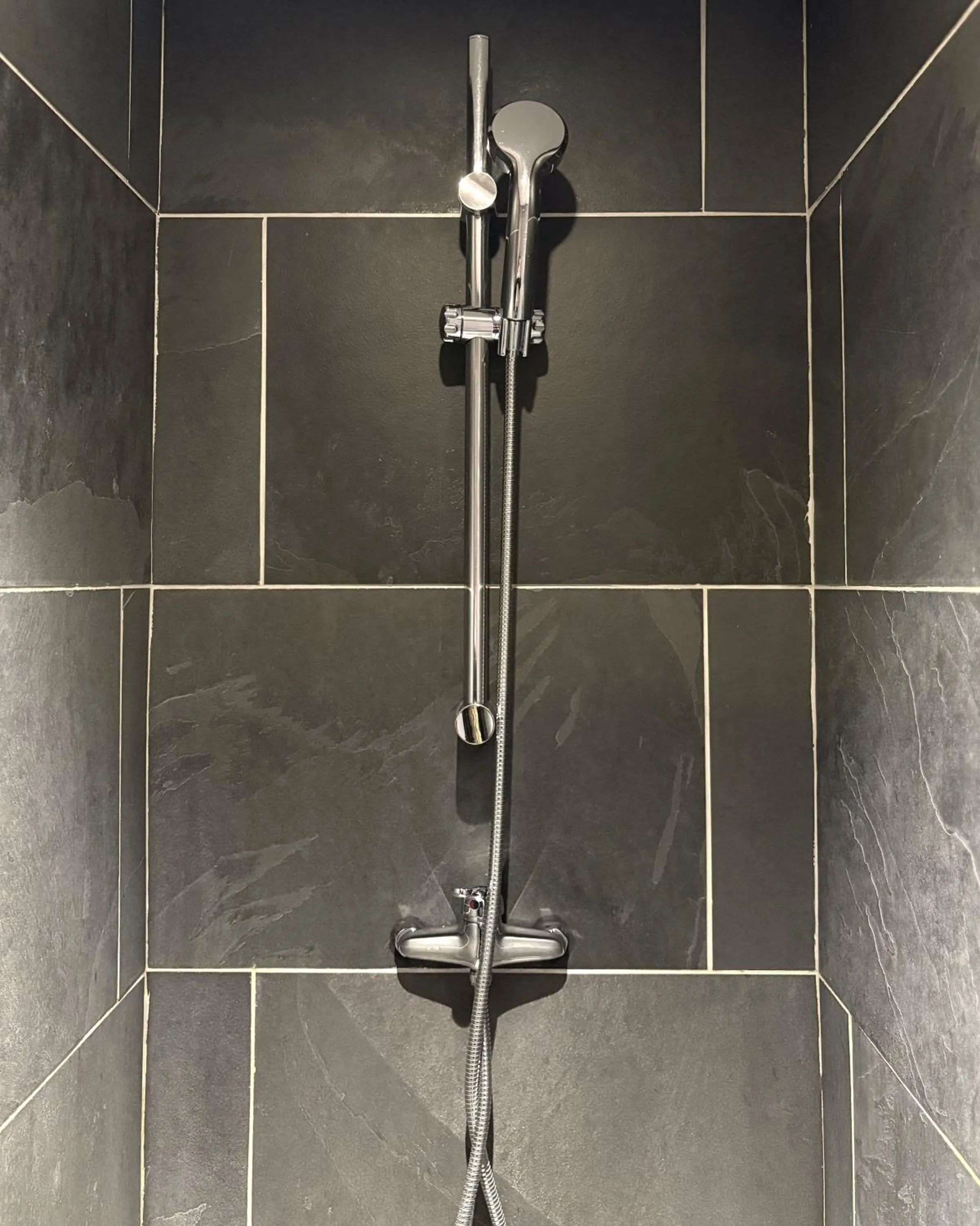 Shower in Hotel B Lodge