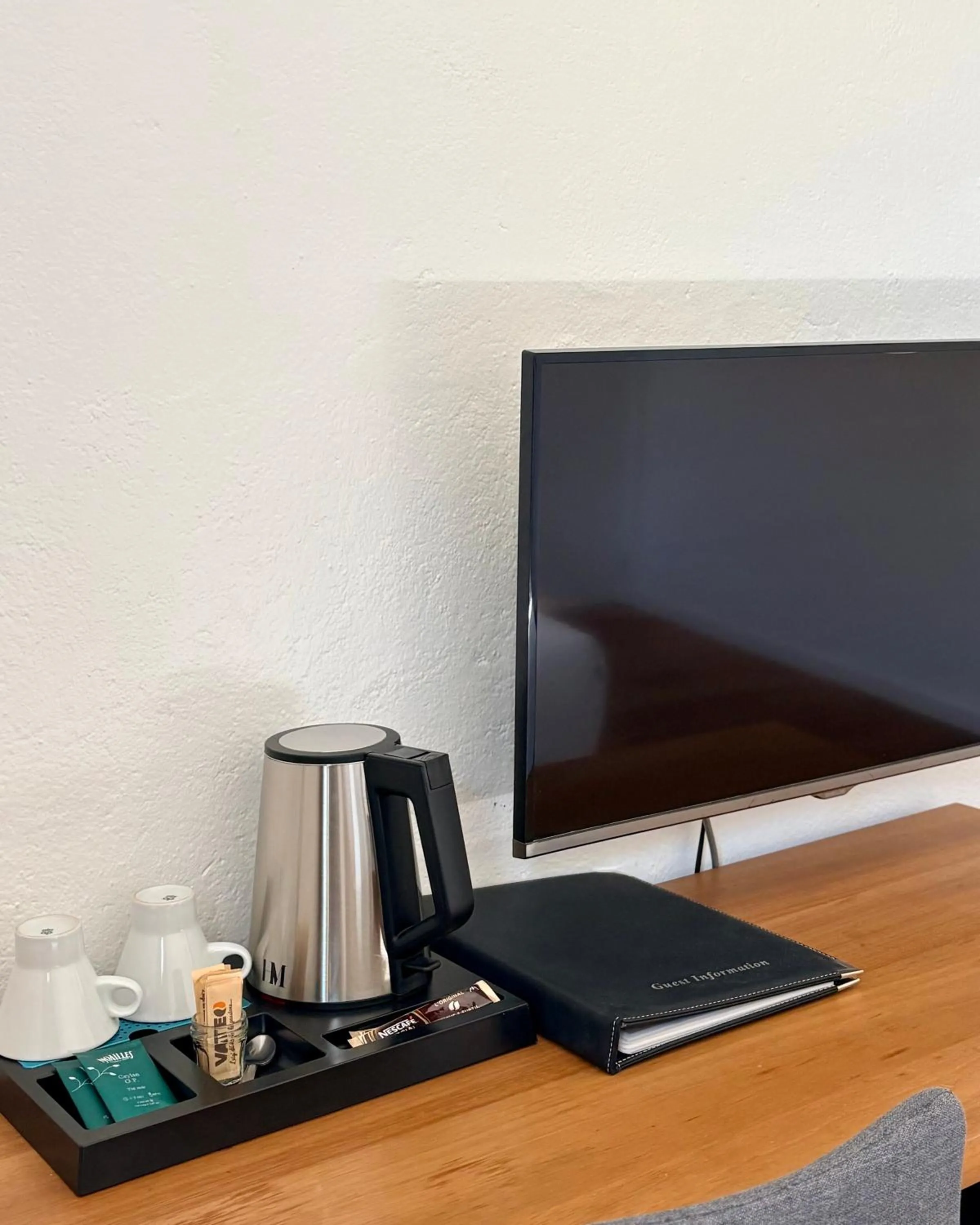 TV and multimedia in Hotel B Lodge