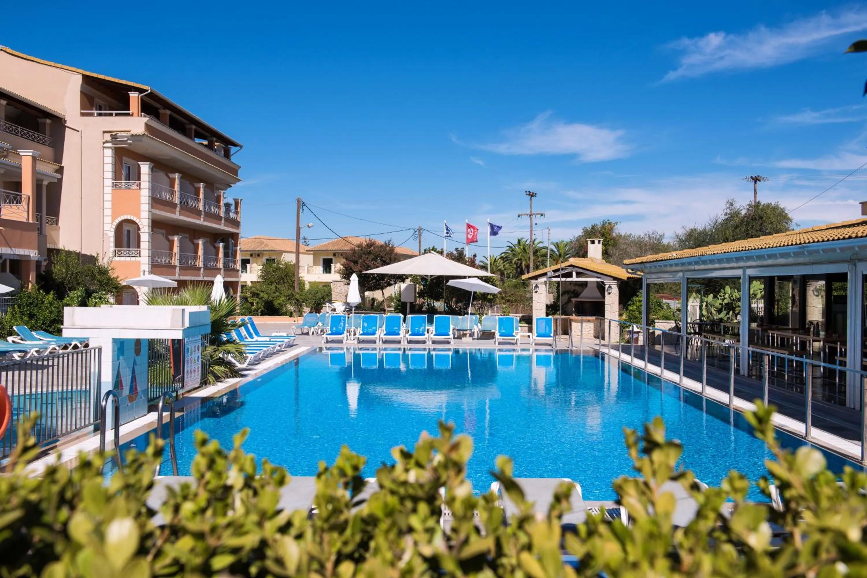 Swimming pool in Kavos Plaza Hotel