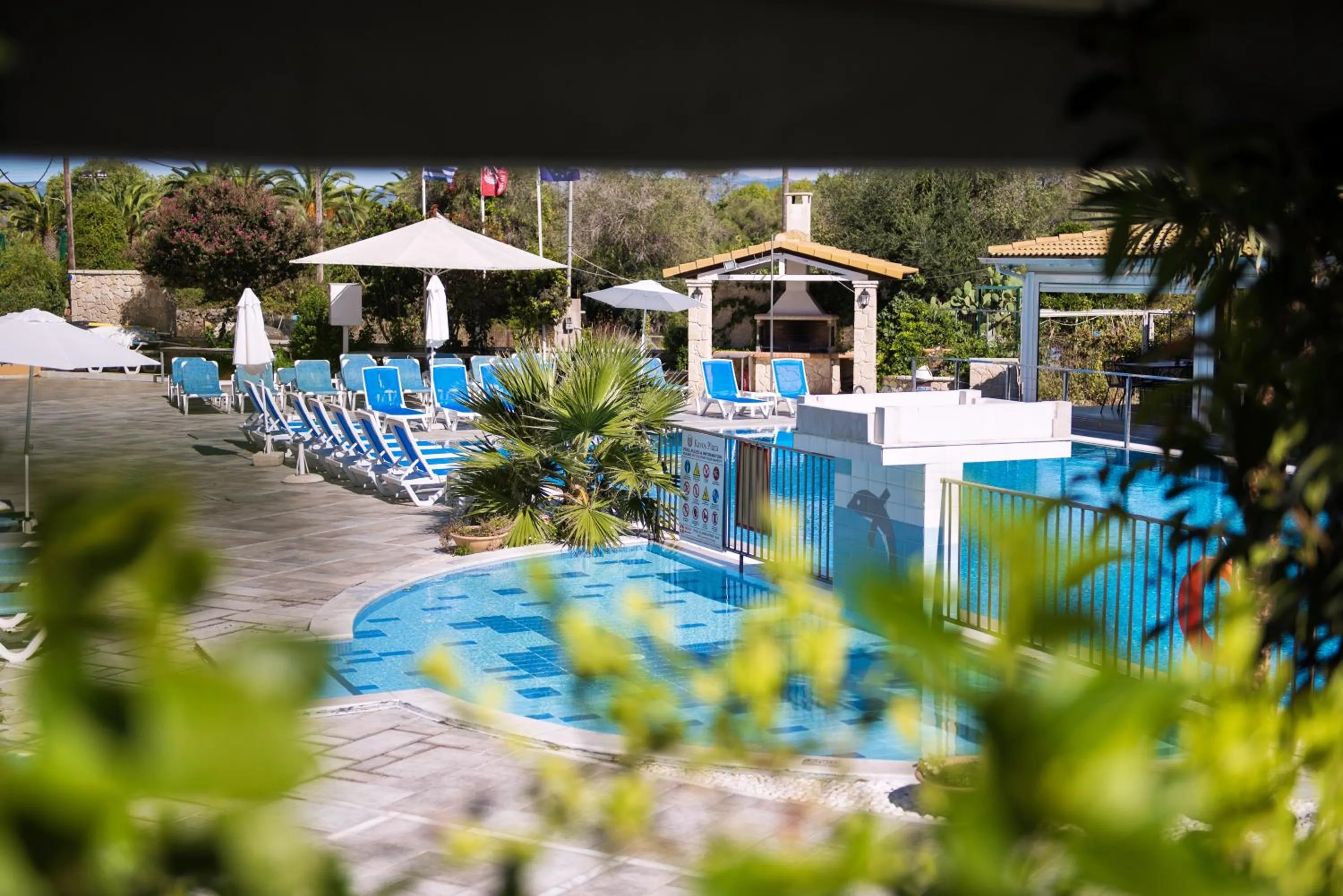 Swimming pool in Kavos Plaza Hotel