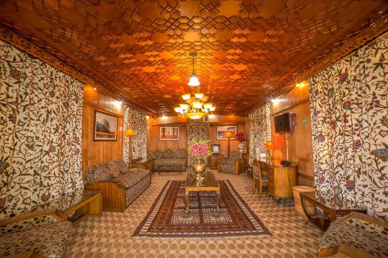 Living room in Swan Group of Houseboats, Golden Dal Lake