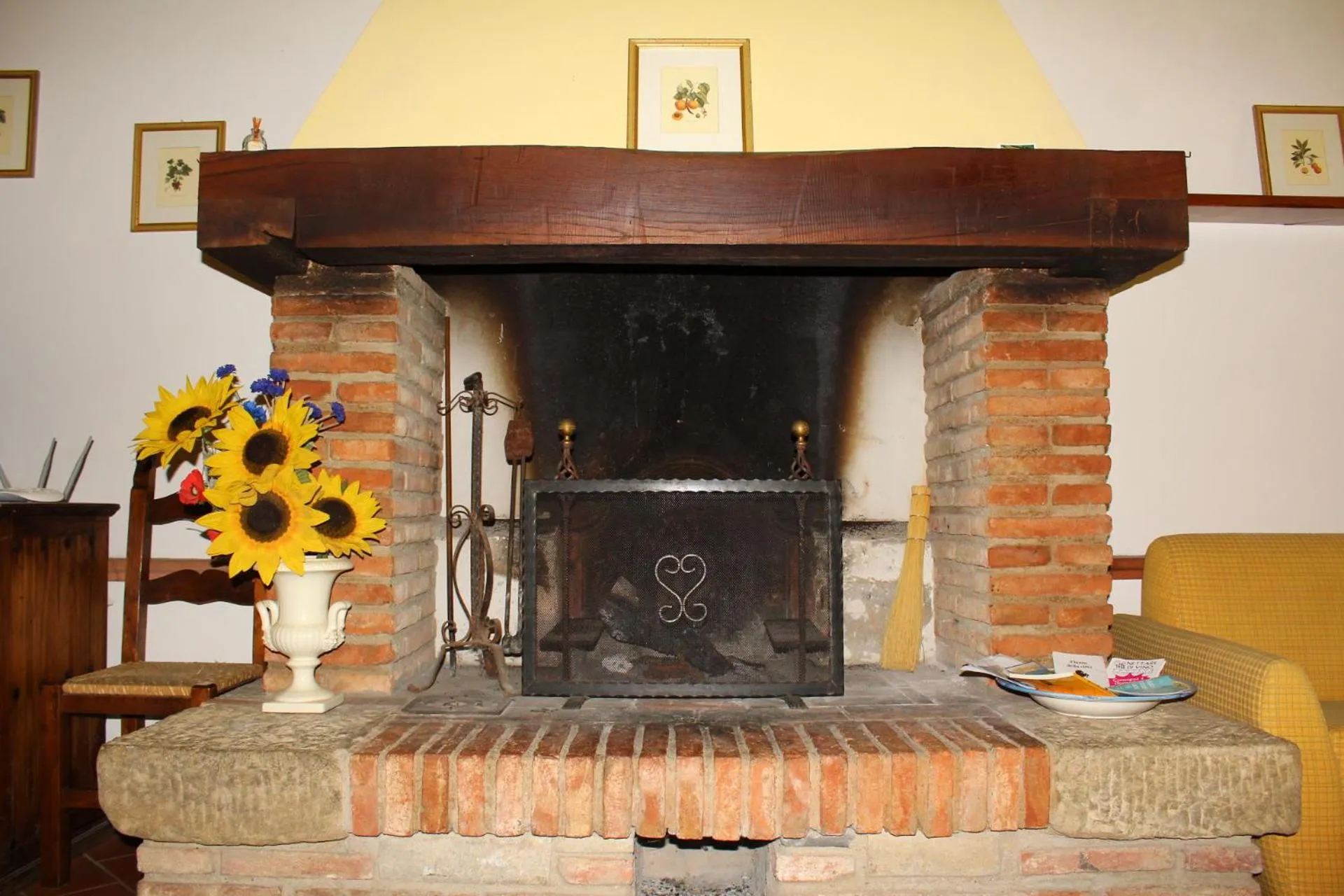 Communal lounge/ TV room in Il Casolare