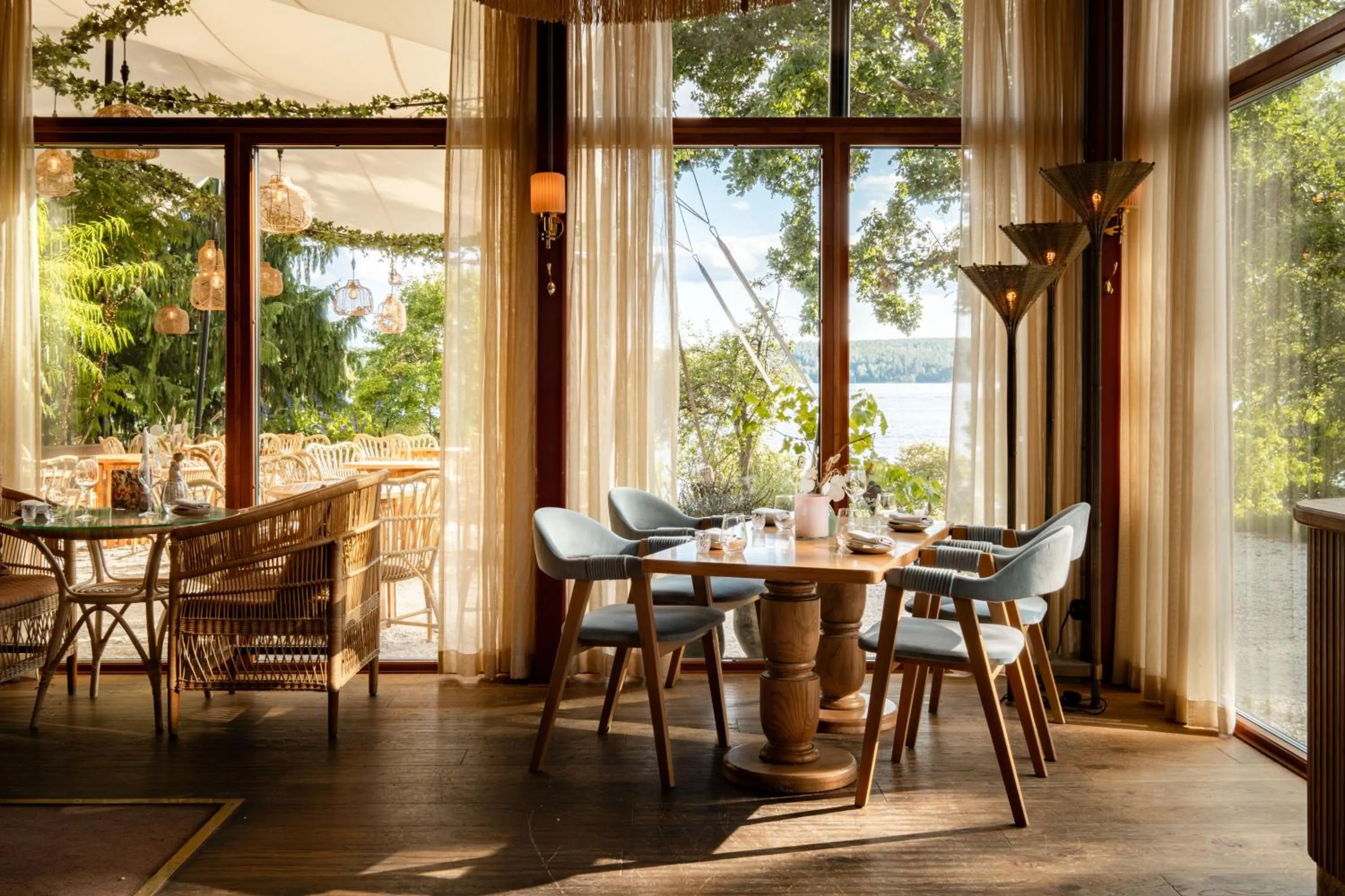 Restaurant/places to eat in Ellery Beach House