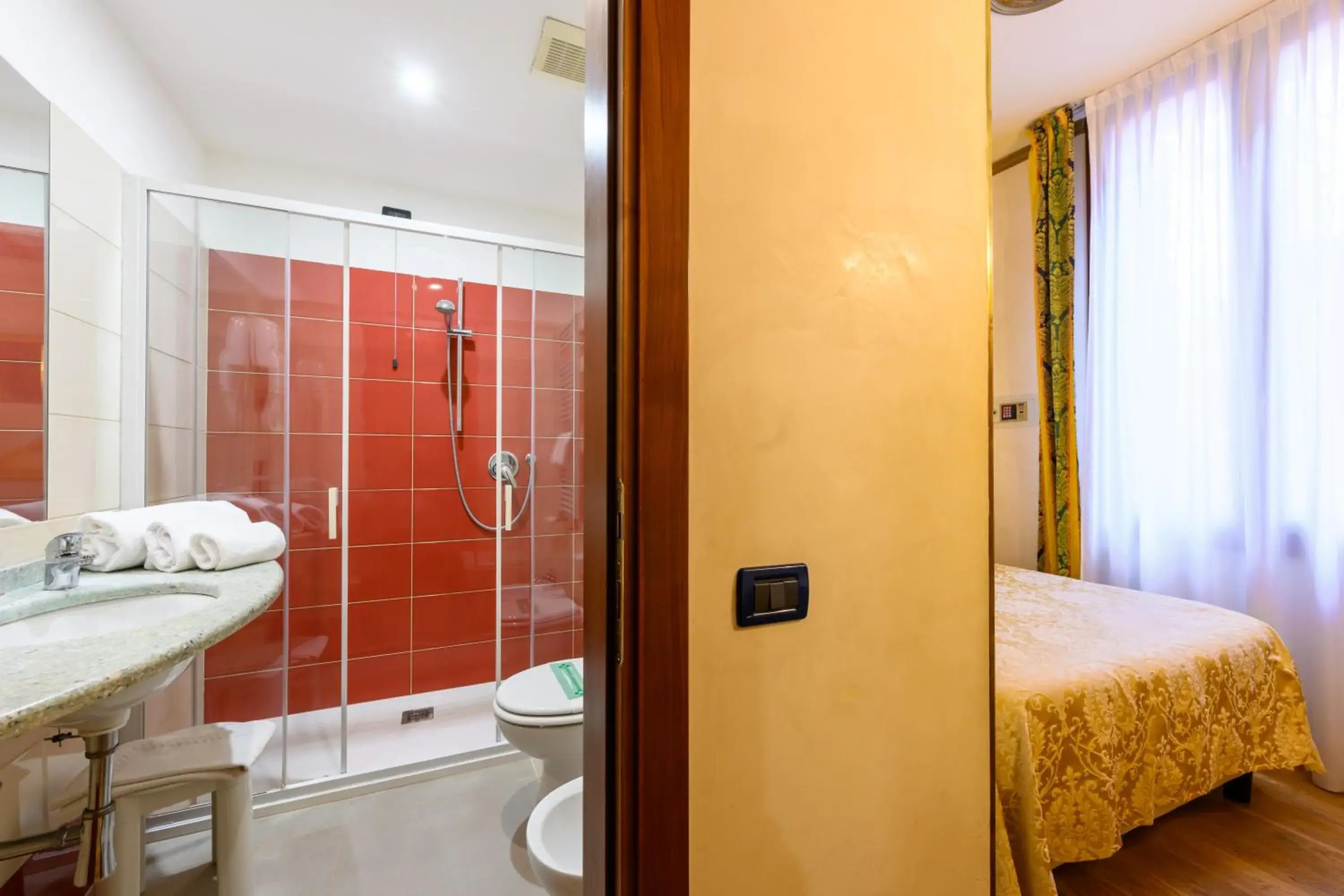 Shower in Residenza Ca' San Marco Shower in Residenza Ca' San Marco