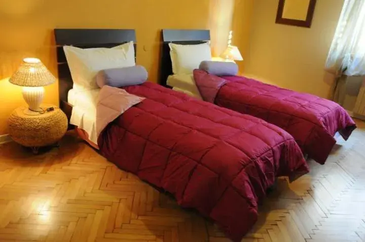 Double or Twin Room with Shared Bathroom - single occupancy in B&B Quo Vadis Arena Double or Twin Room with Shared Bathroom - single occupancy in B&B Quo Vadis Arena