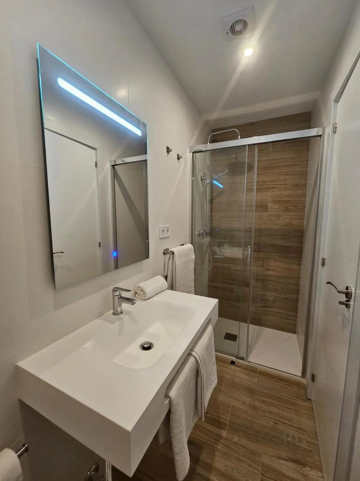 Shower in Hotel Mar i Sol