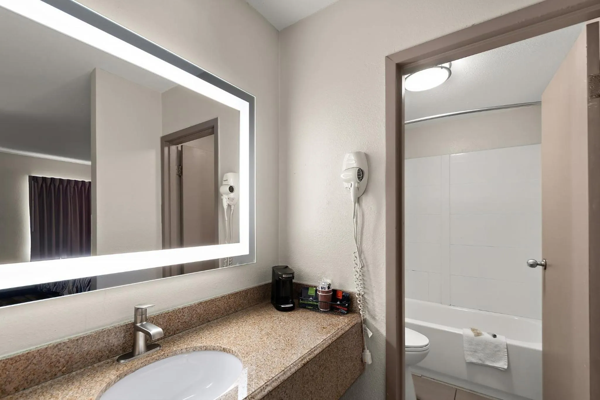 Bathroom in Red Roof Inn Winchester, VA