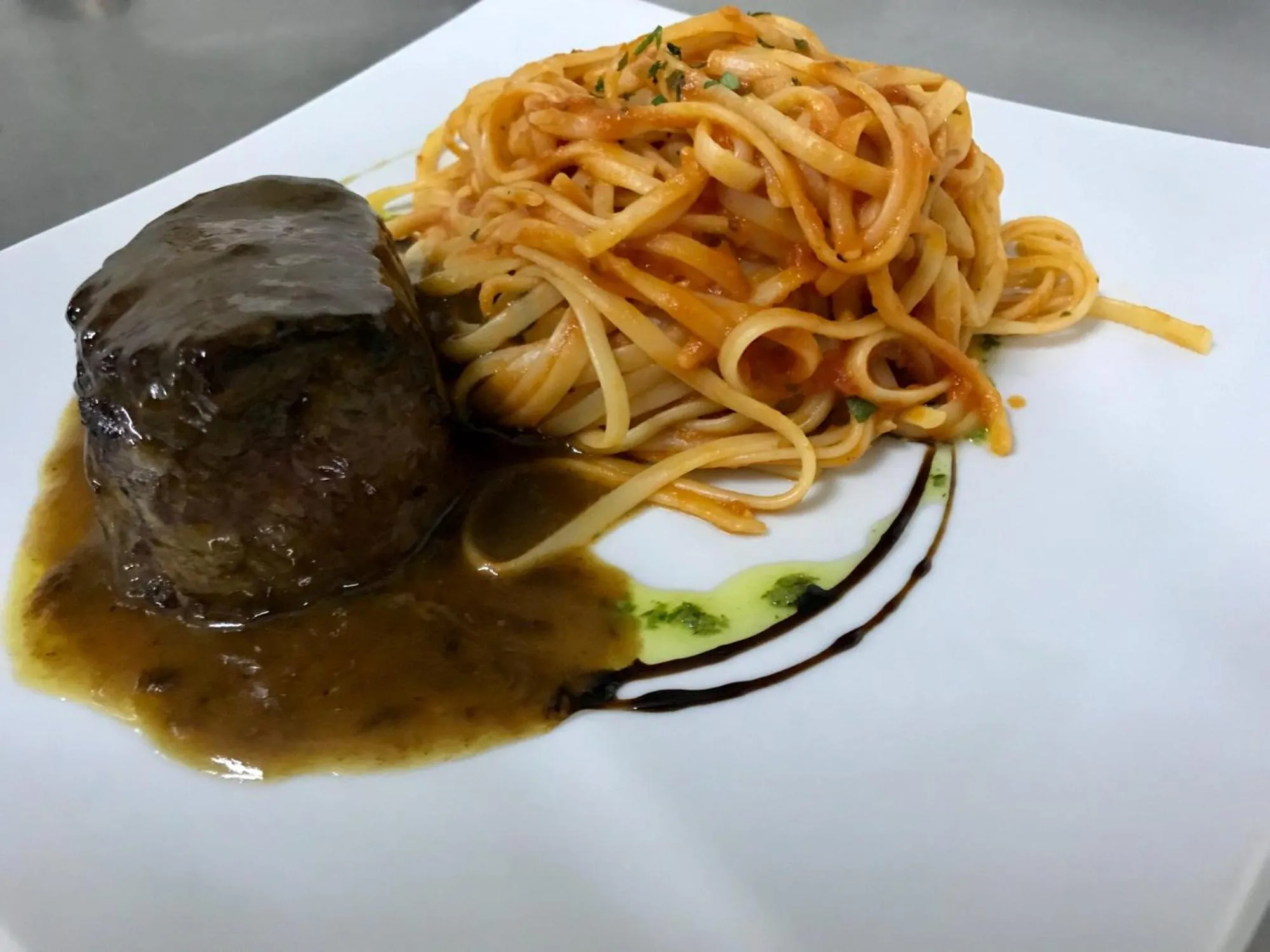 Restaurant/places to eat in Pousada Caminho do Sol