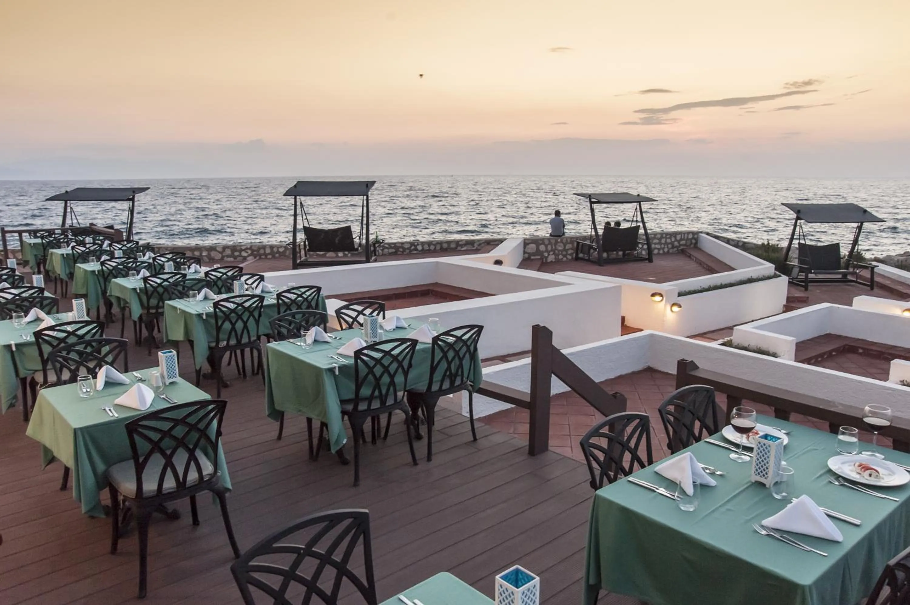 Restaurant/places to eat in Le Bleu Hotel & Resort Kusadasi