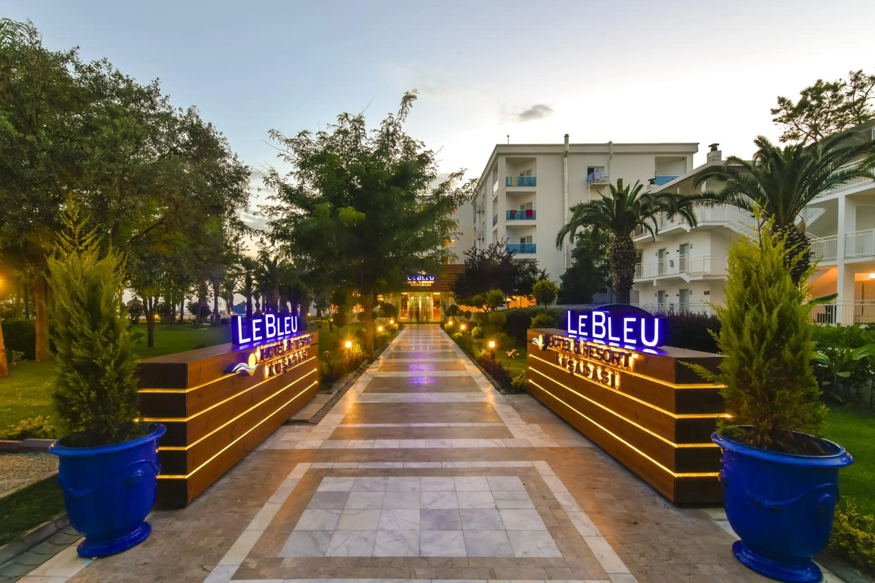 Facade/entrance in Le Bleu Hotel & Resort Kusadasi