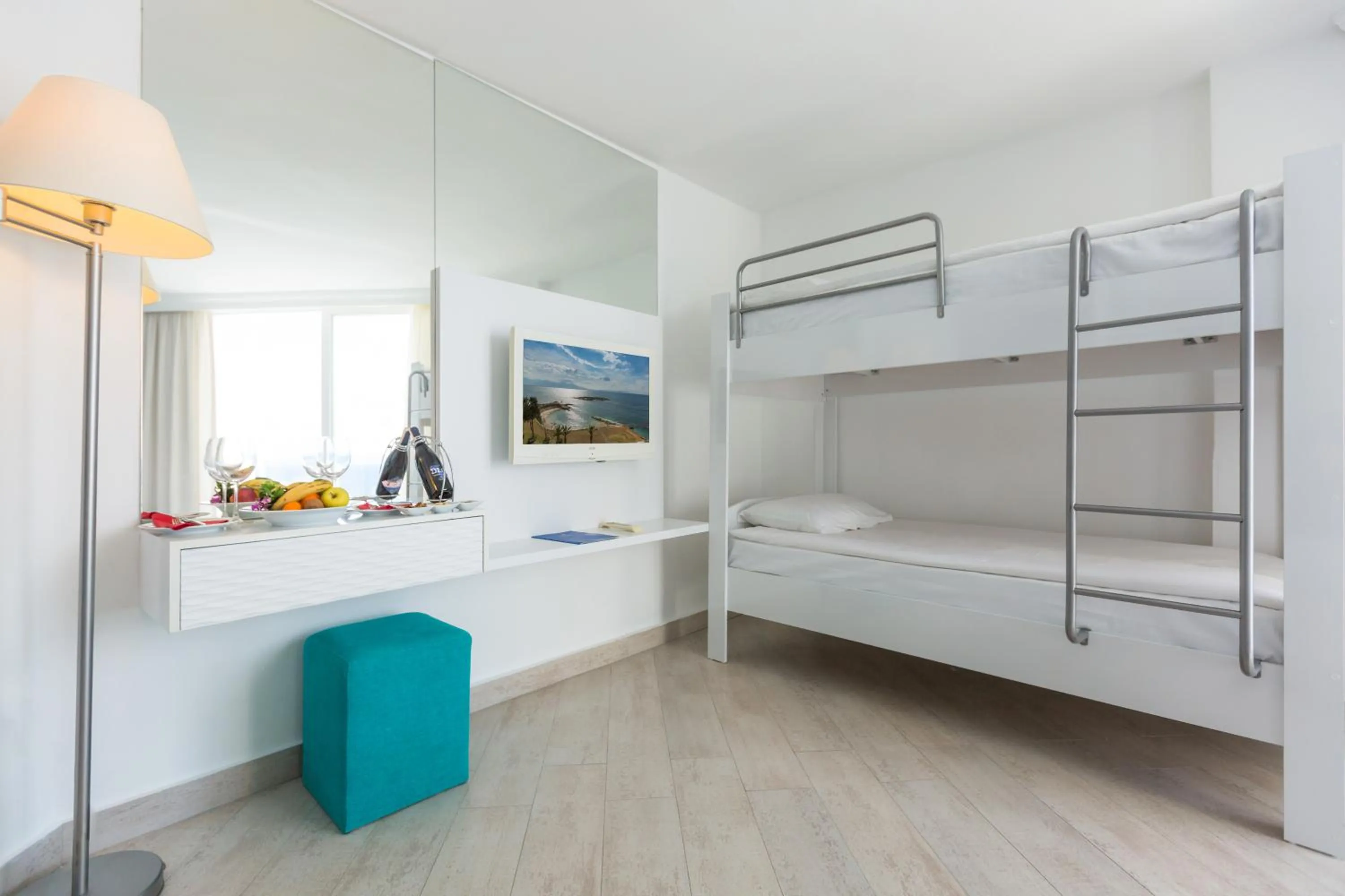 bunk bed in Le Bleu Hotel & Resort Kusadasi