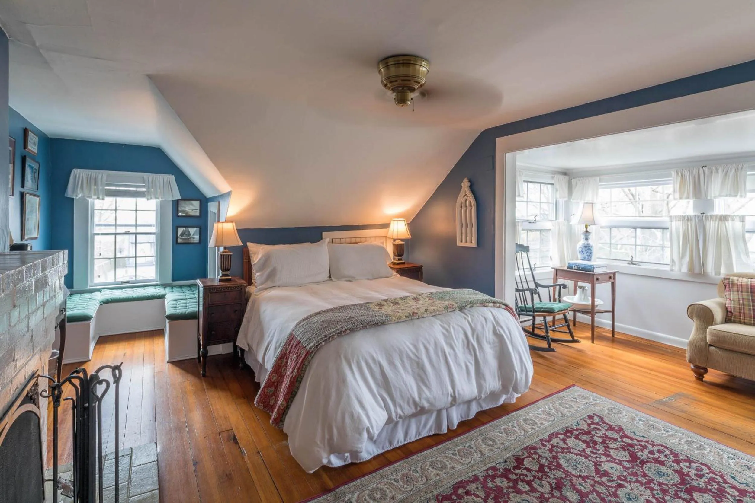 Bedroom, Bed in Snug Cottage